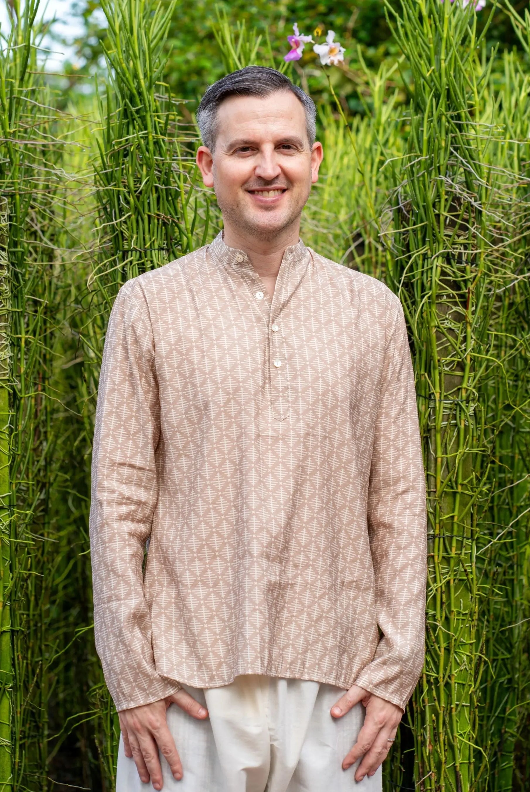 Samar Men's Short Kurta in Beige & White Nimbu
