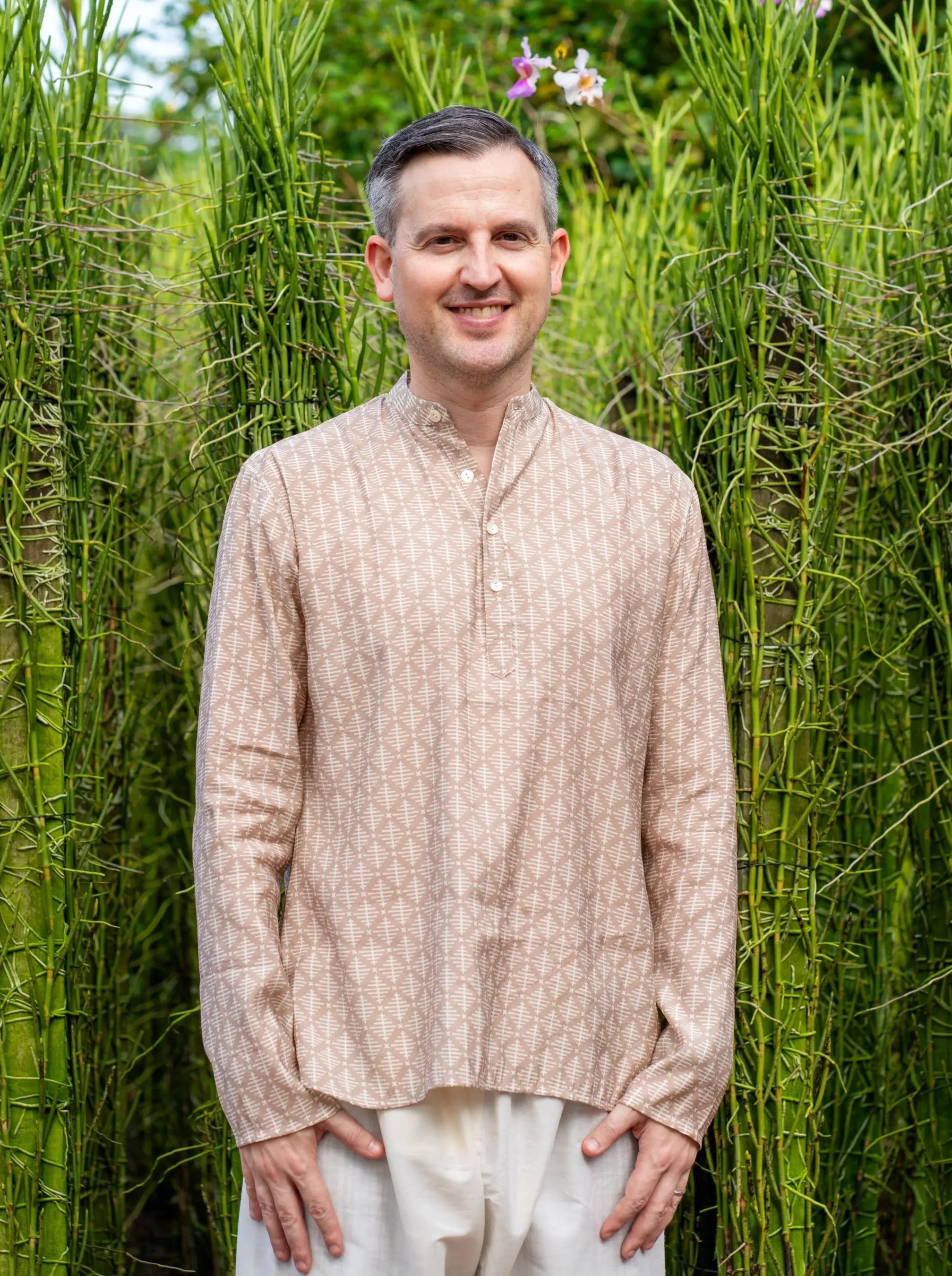 Samar Men's Short Kurta in Beige & White Nimbu