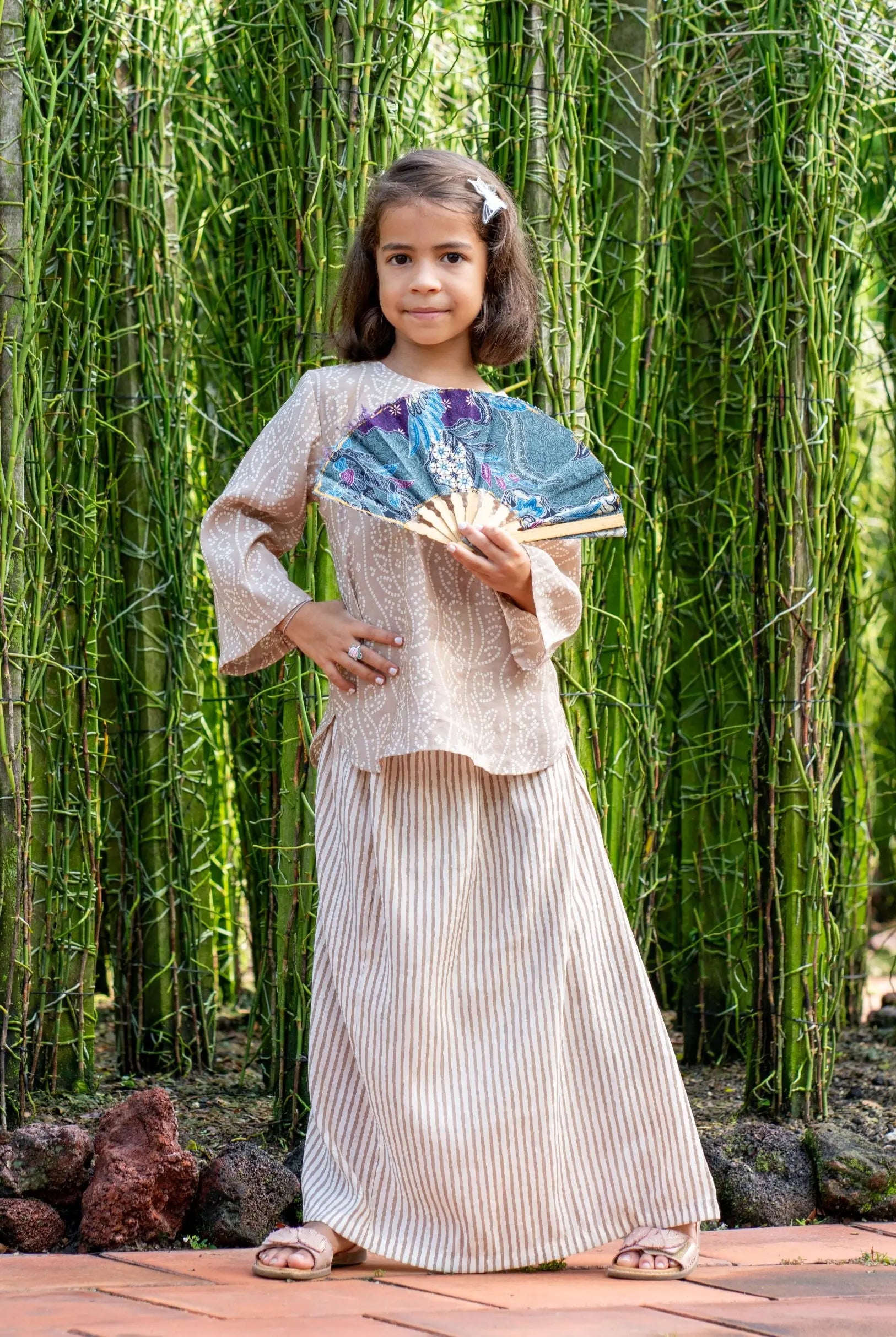 Samar Girls Baju Kurung Kedah Set in Beige & White Nimbu