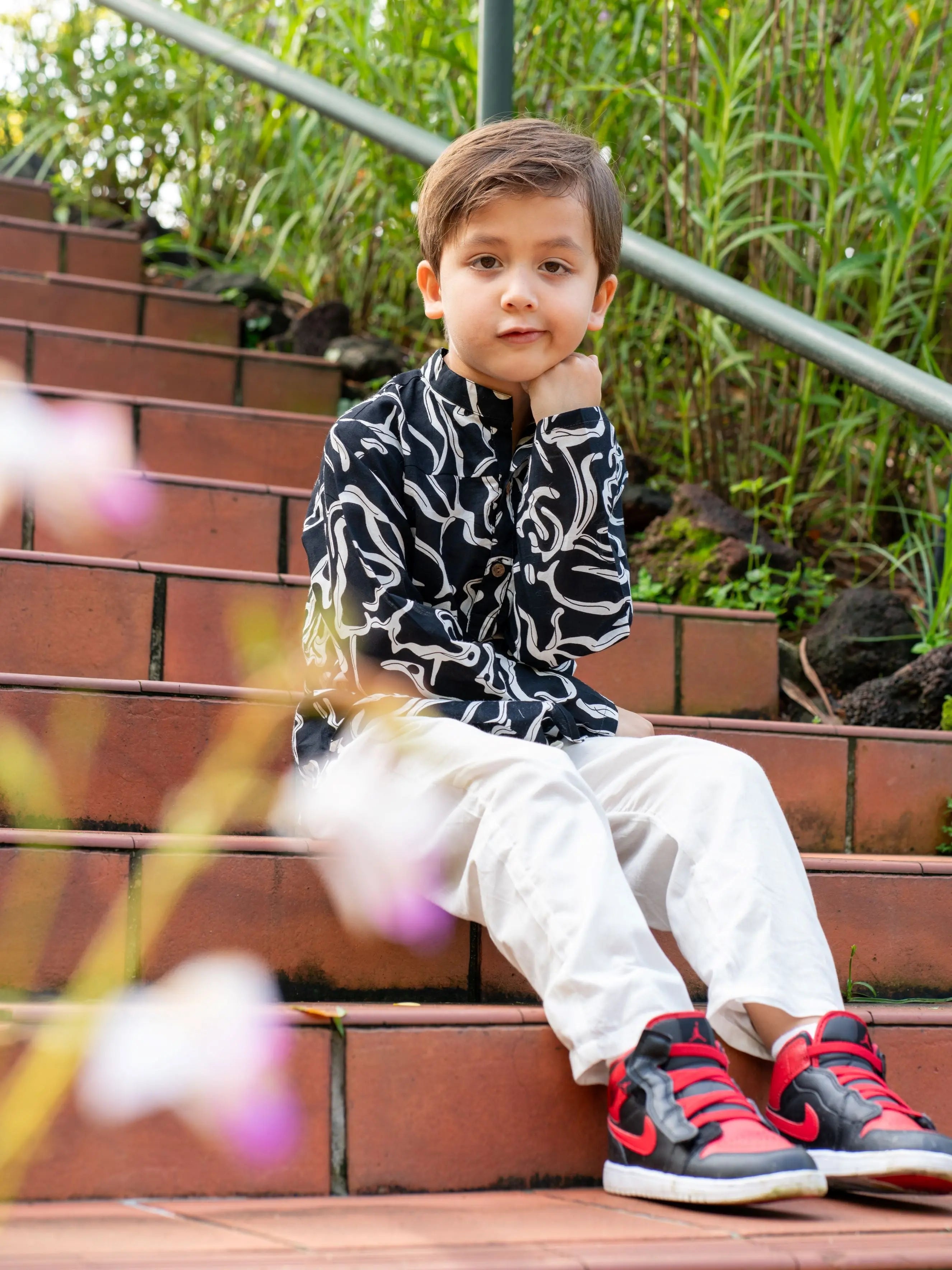 Iman Boys' Short Kurta in Patterned Black Nimbu