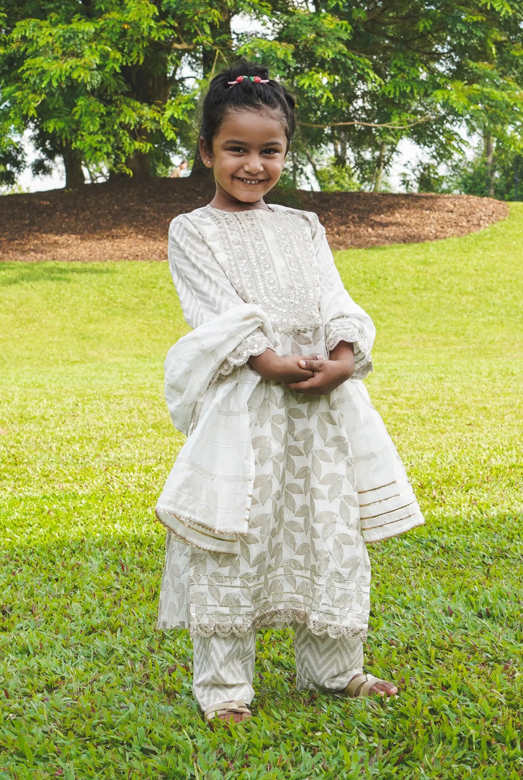Zoya Girls White & Gold Kurta Salwar in Cotton Nimbu