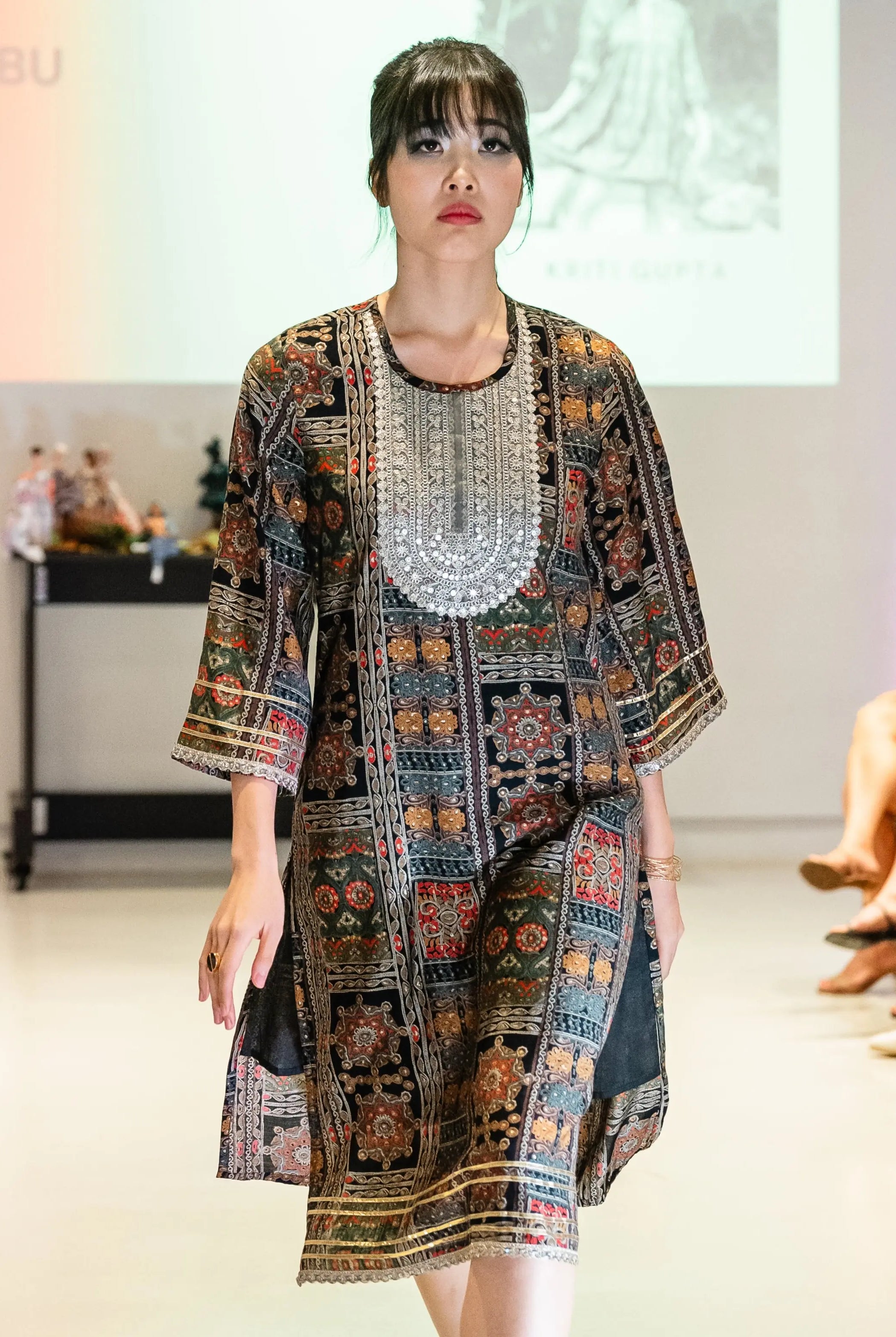 Shan Black women's 3pc Kurta set with Dupatta in Muslin Cotton Nimbu