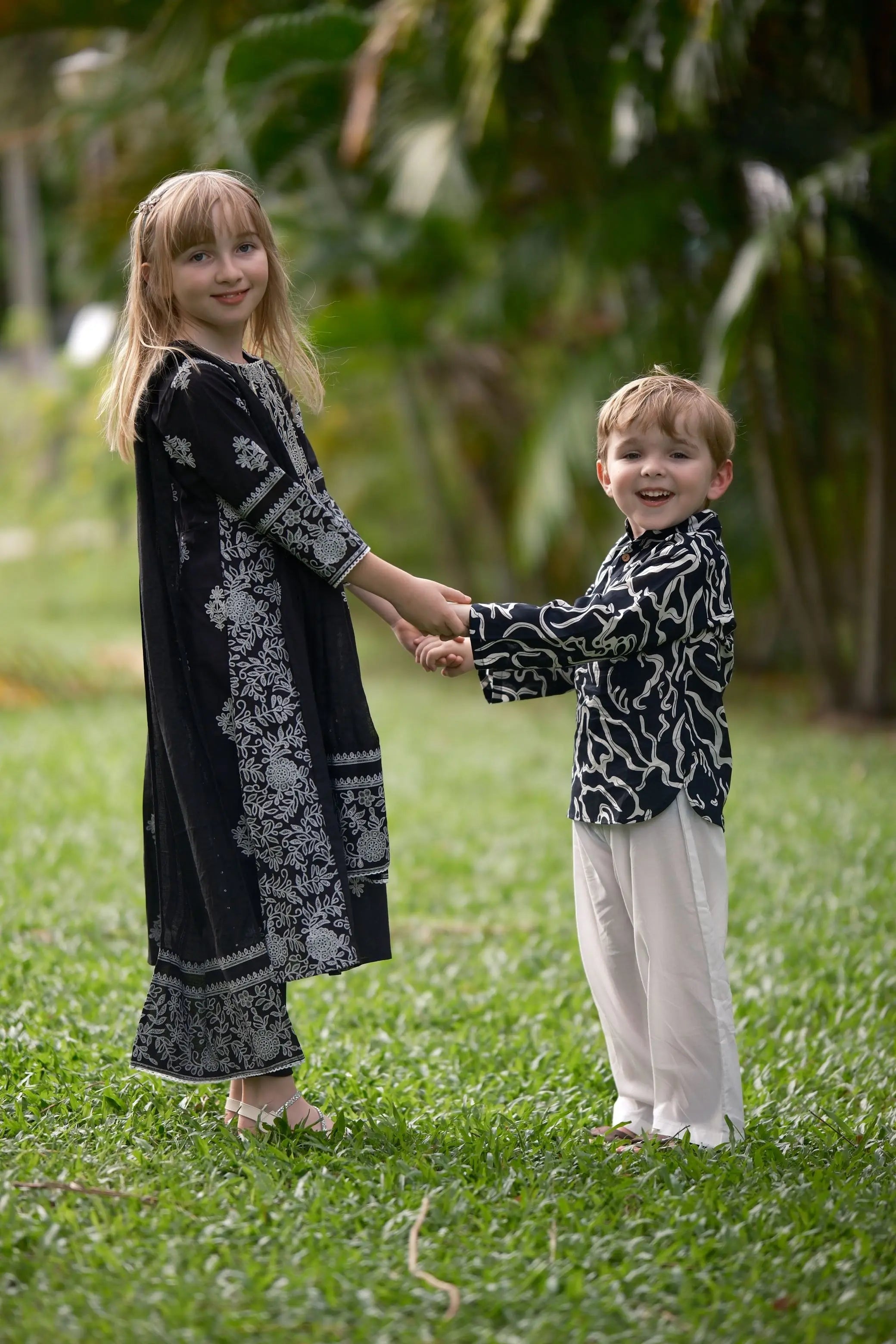 Iman Boys' Short Kurta in Patterned Black Nimbu