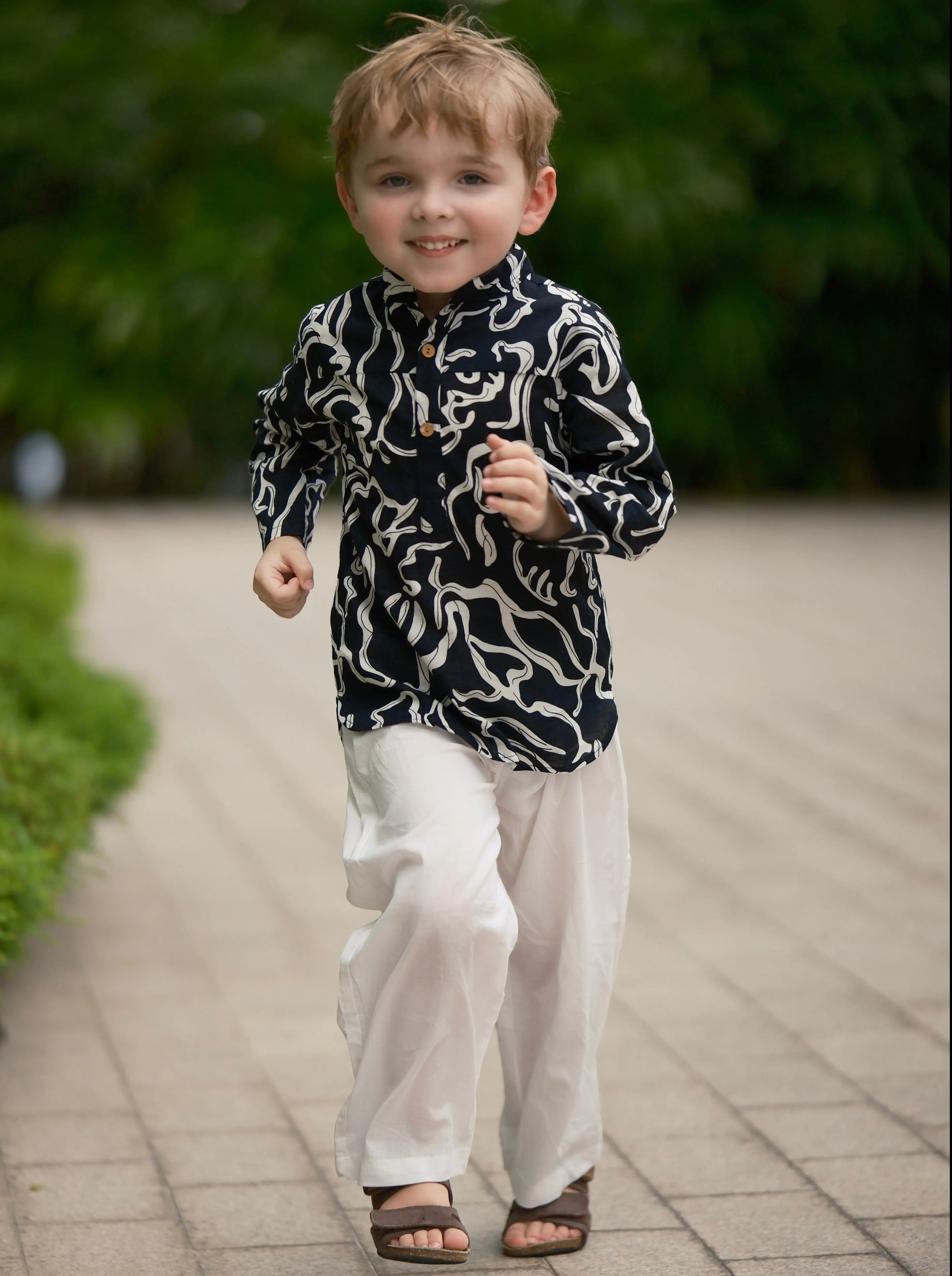 Iman Boys' Short Kurta in Patterned Black Nimbu