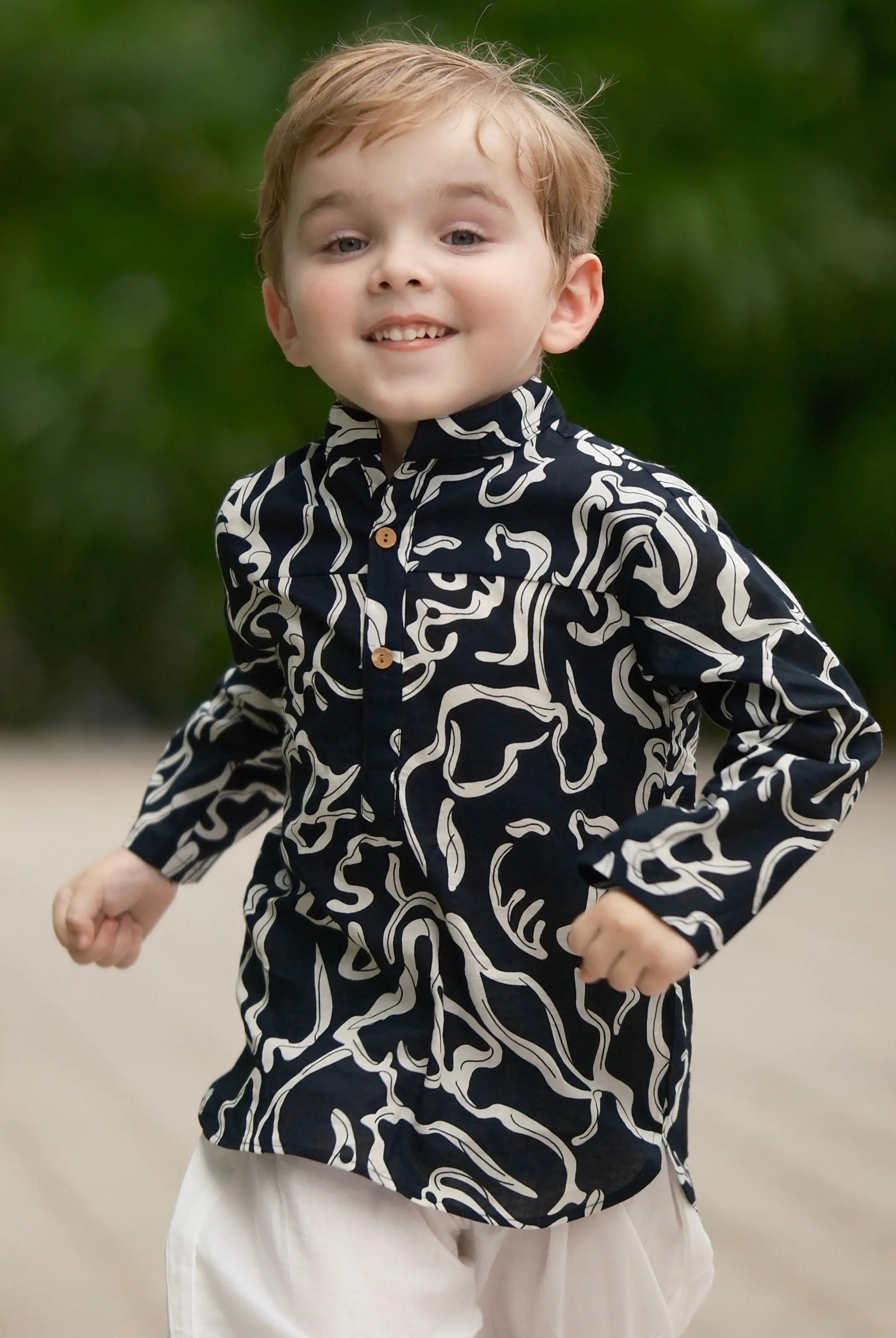 Iman Boys' Short Kurta in Patterned Black Nimbu