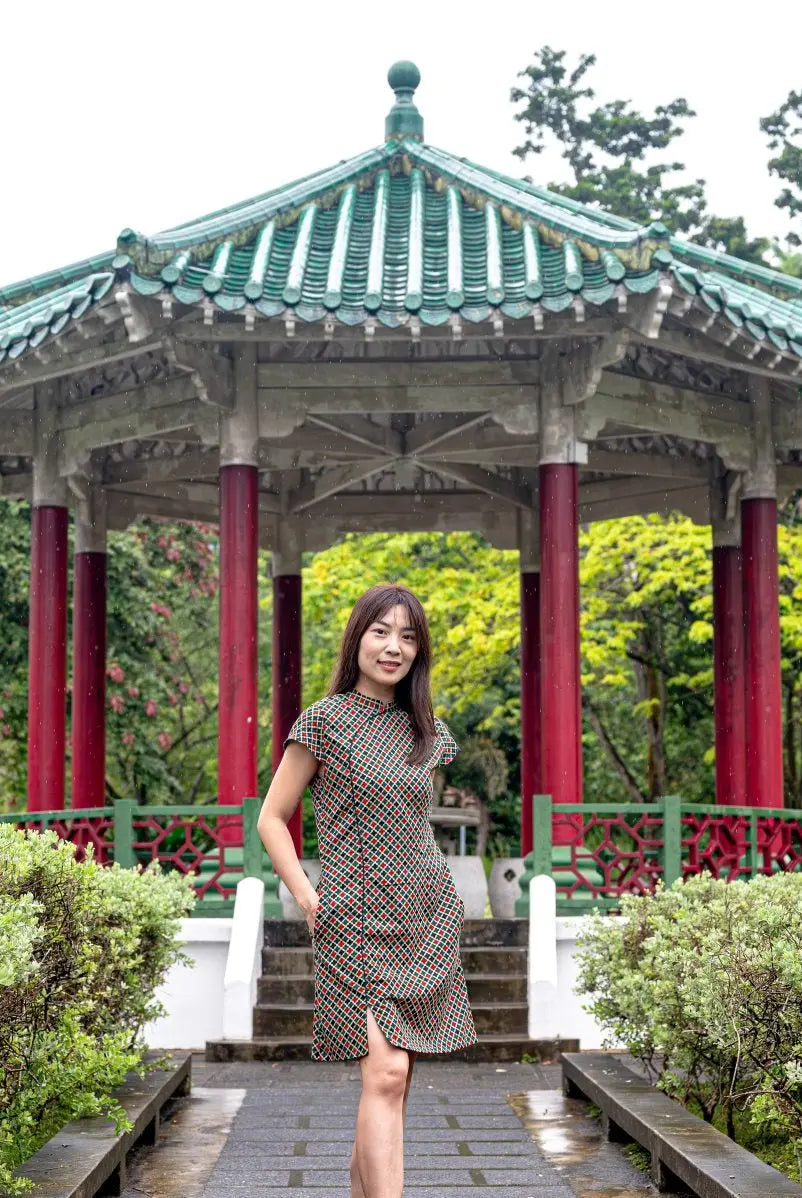 Gingham Women's Cheongsam Dress with Pockets in Checkered Green Nimbu