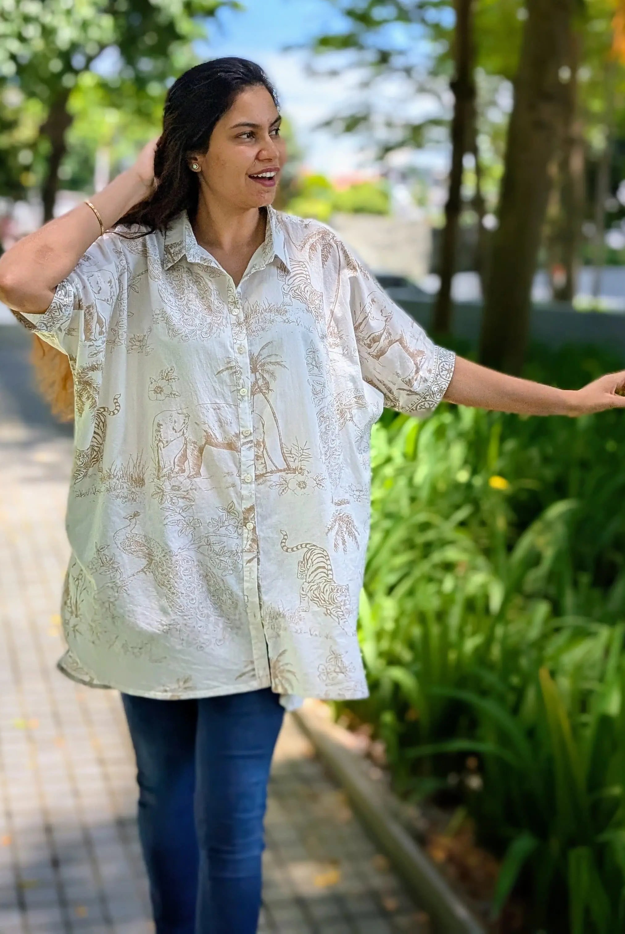 Hi-Lo Amazon Gold Womens Oversize Shirt in White Nimbu