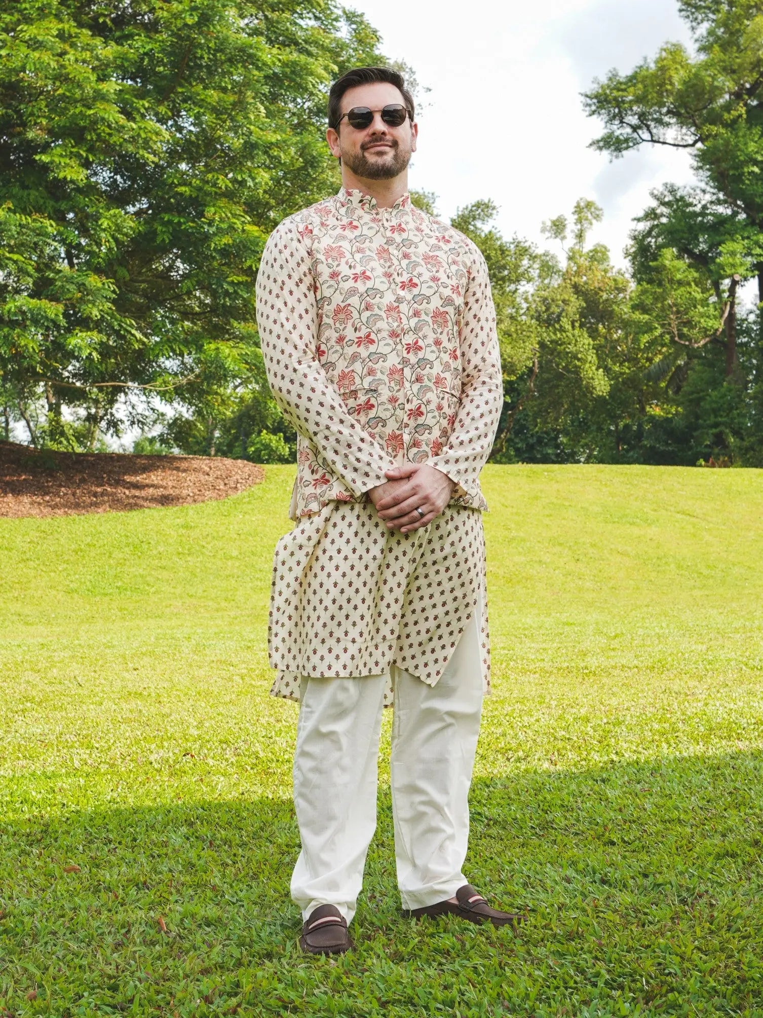 Nia Mens Pearl White Floral Kurta Pajama Jacket set in Muslin Cotton 1