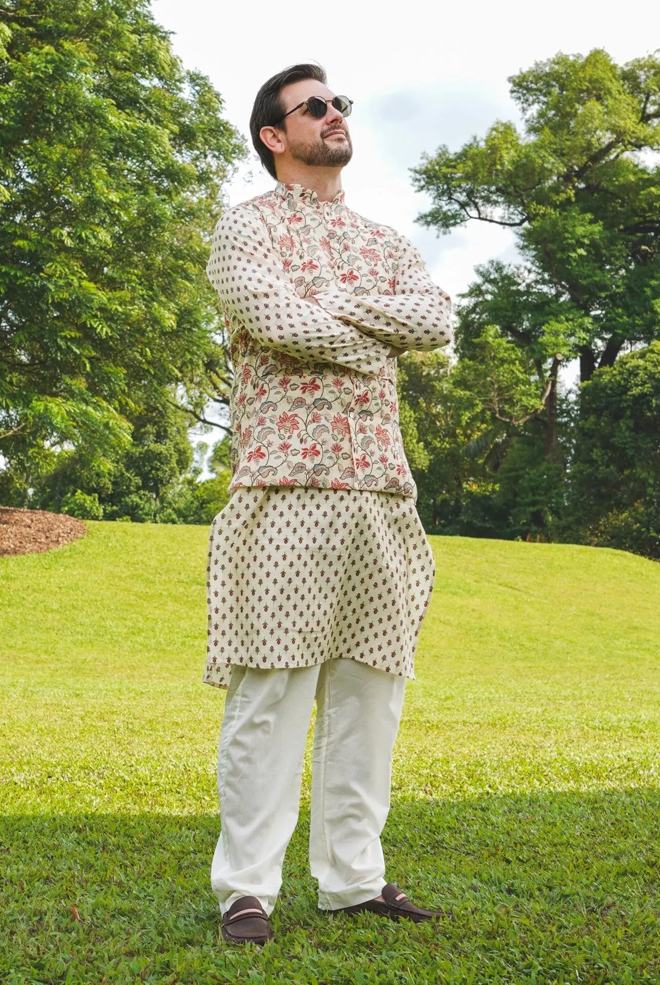 Nia Mens Pearl White Floral Kurta Pajama Jacket set in Muslin Cotton 3