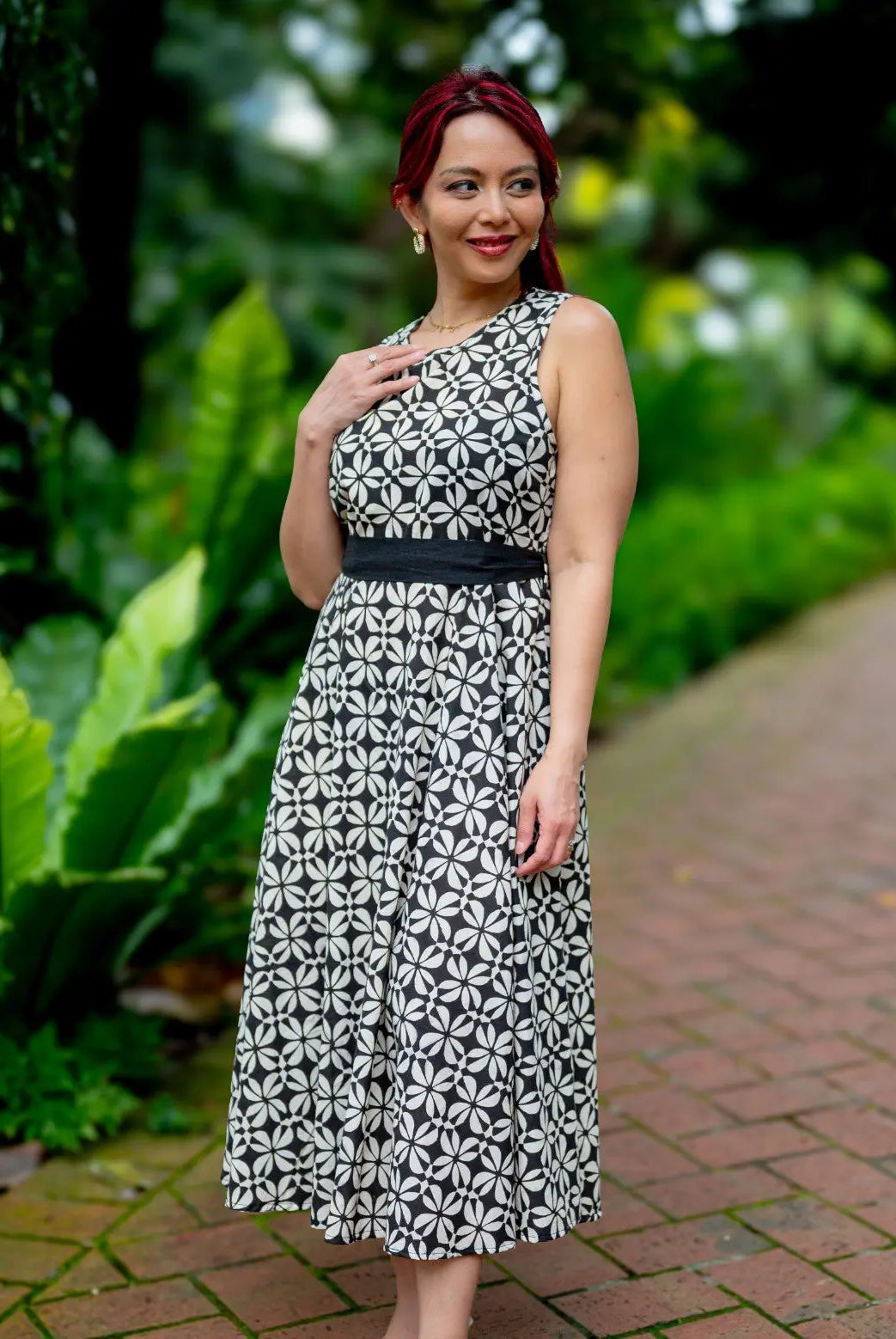 Elena Women's Flowy Dress with Belt in Black and White Nimbu