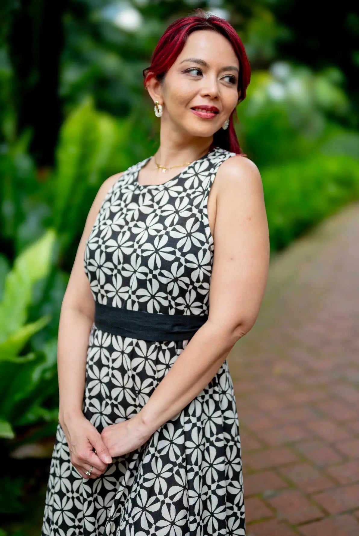 Elena Women's Flowy Dress with Belt in Black and White Nimbu