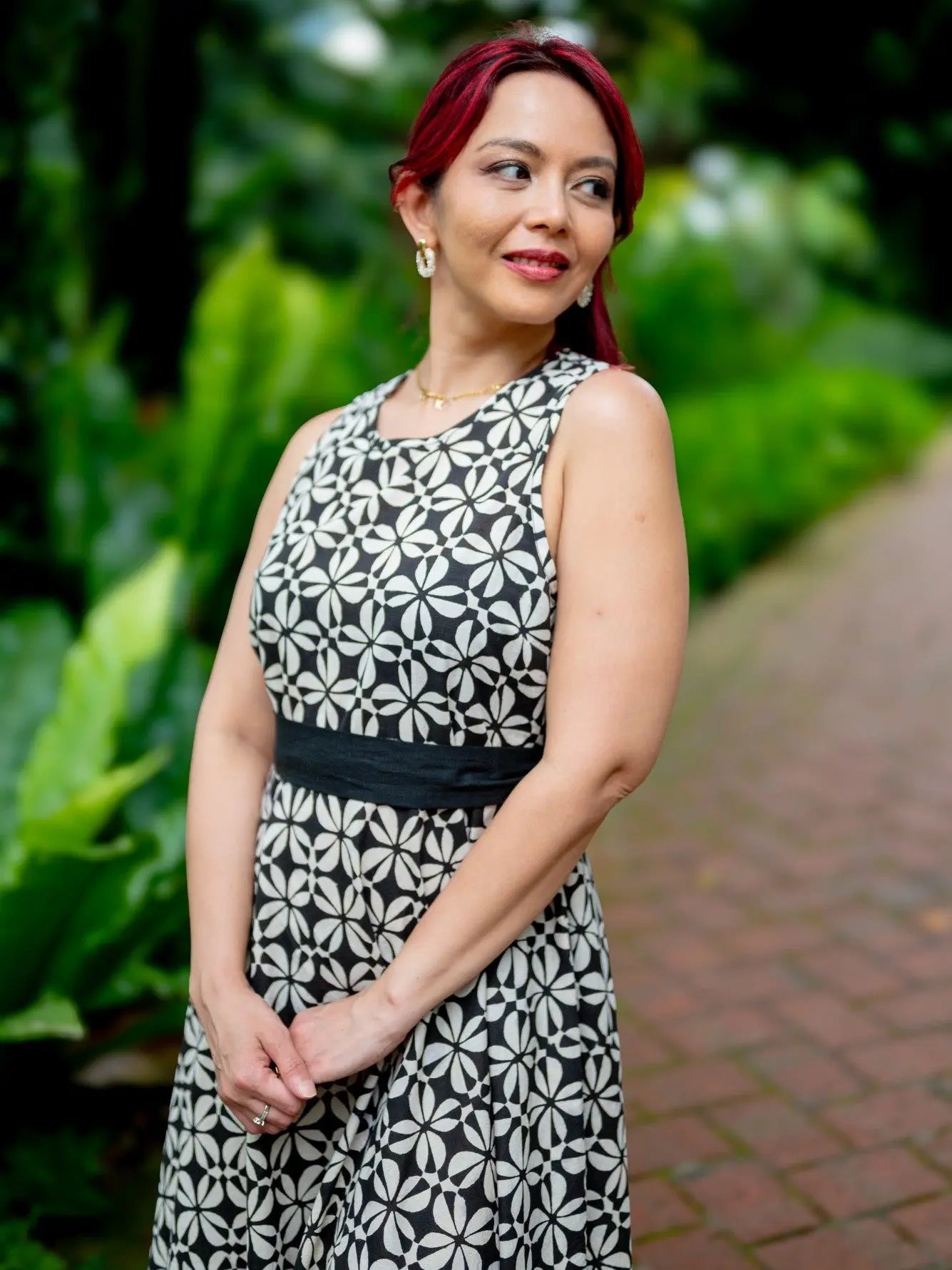 Elena Women's Flowy Dress with Belt in Black and White Nimbu