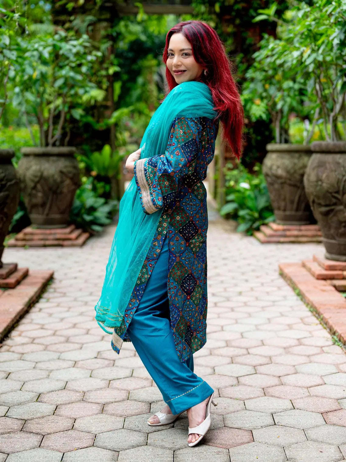 Shan Green Women's 3pc Kurta set with Dupatta in Muslin Cotton Nimbu