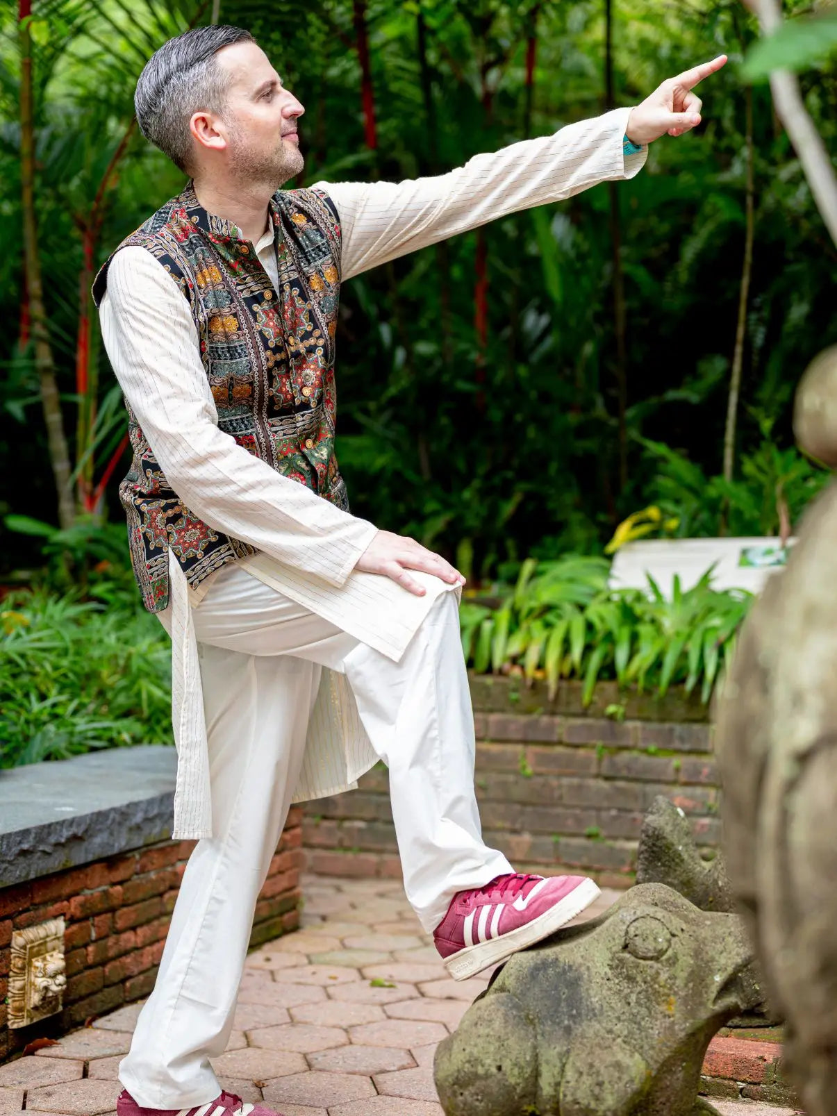 Shan Black men's 3pc Kurta Jacket set in Muslin Cotton Nimbu