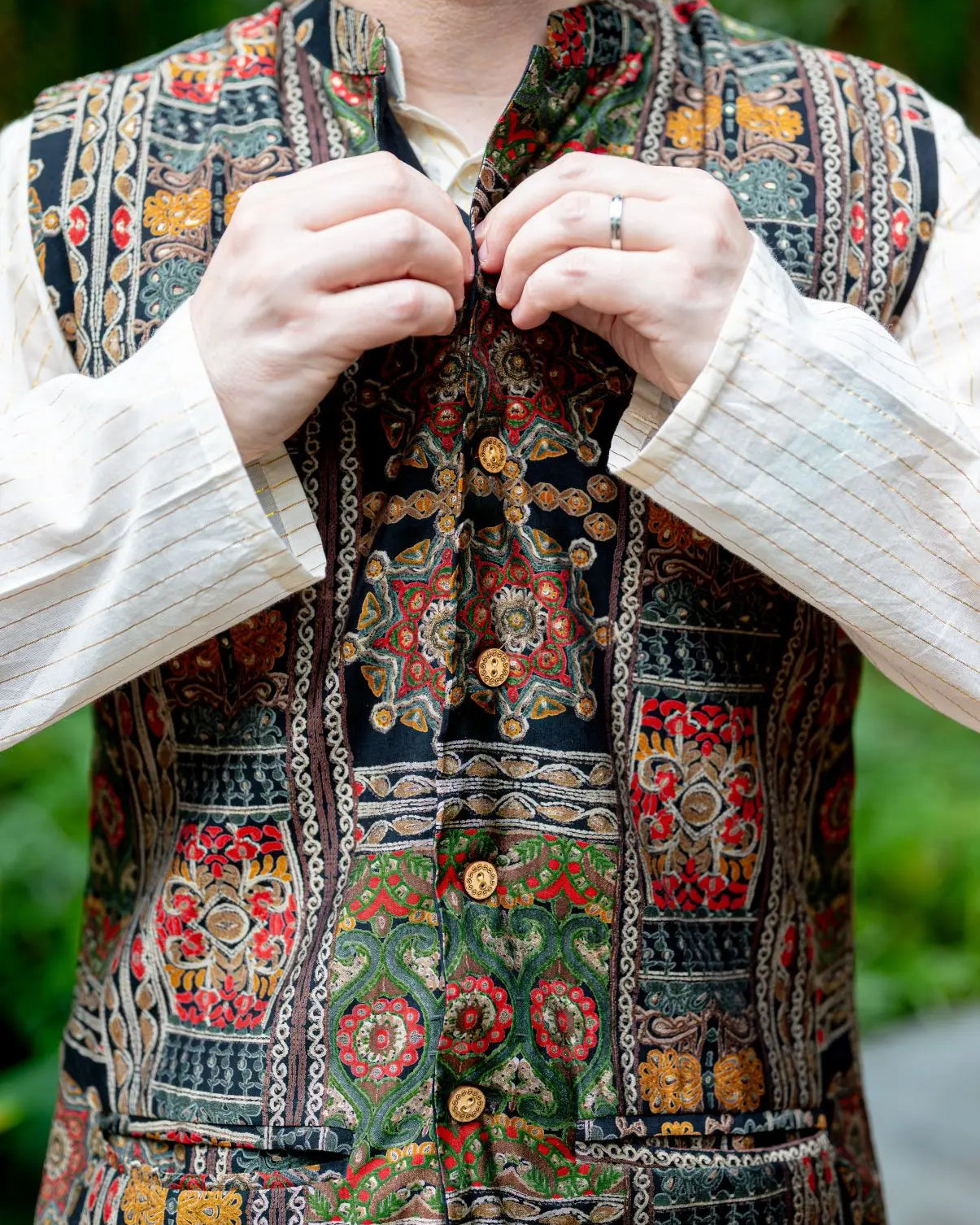 Shan Black men's 3pc Kurta Jacket set in Muslin Cotton Nimbu