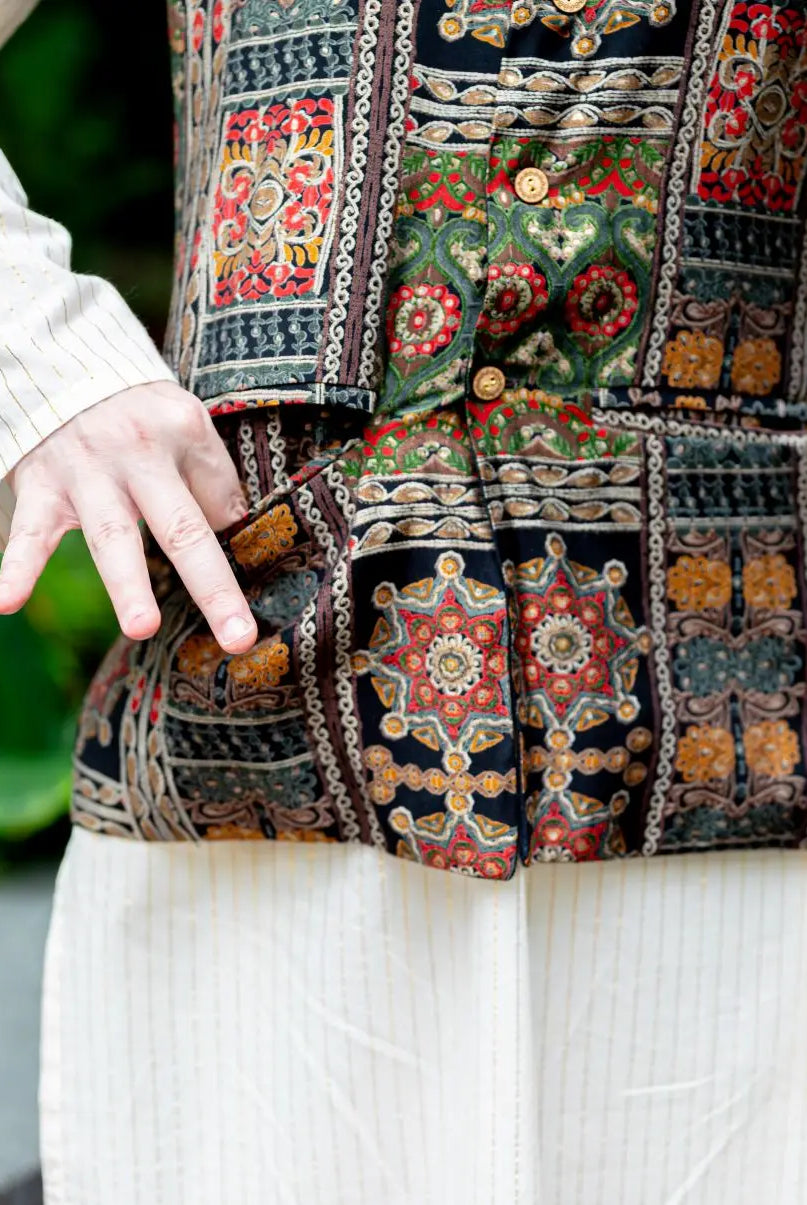 Shan Black men's 3pc Kurta Jacket set in Muslin Cotton Nimbu