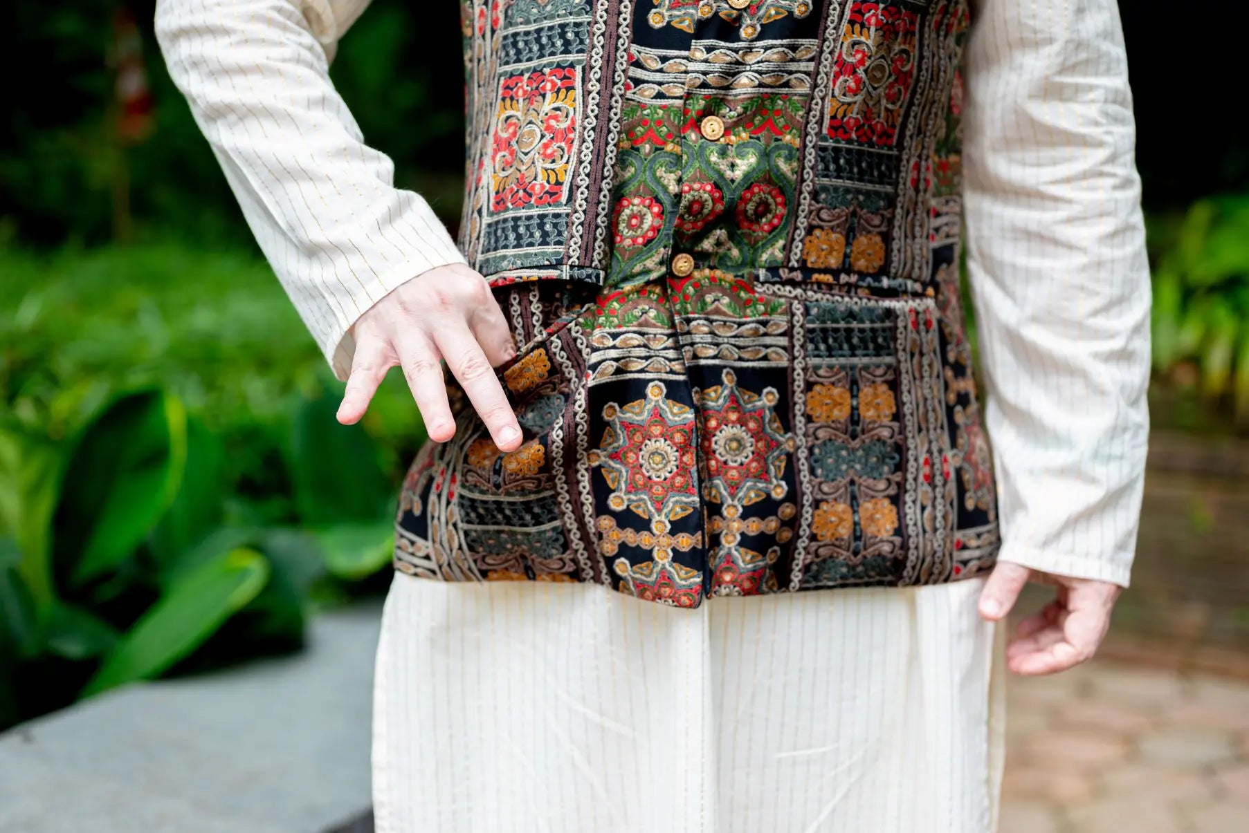 Shan Black men's 3pc Kurta Jacket set in Muslin Cotton Nimbu