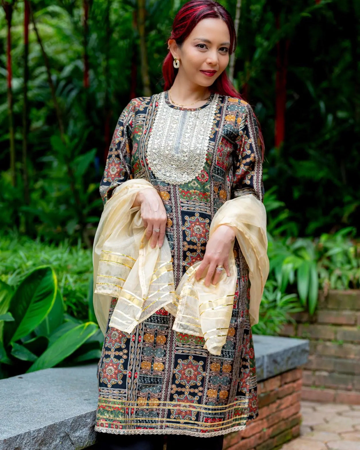 Shan Black women's 3pc Kurta set with Dupatta in Muslin Cotton Nimbu