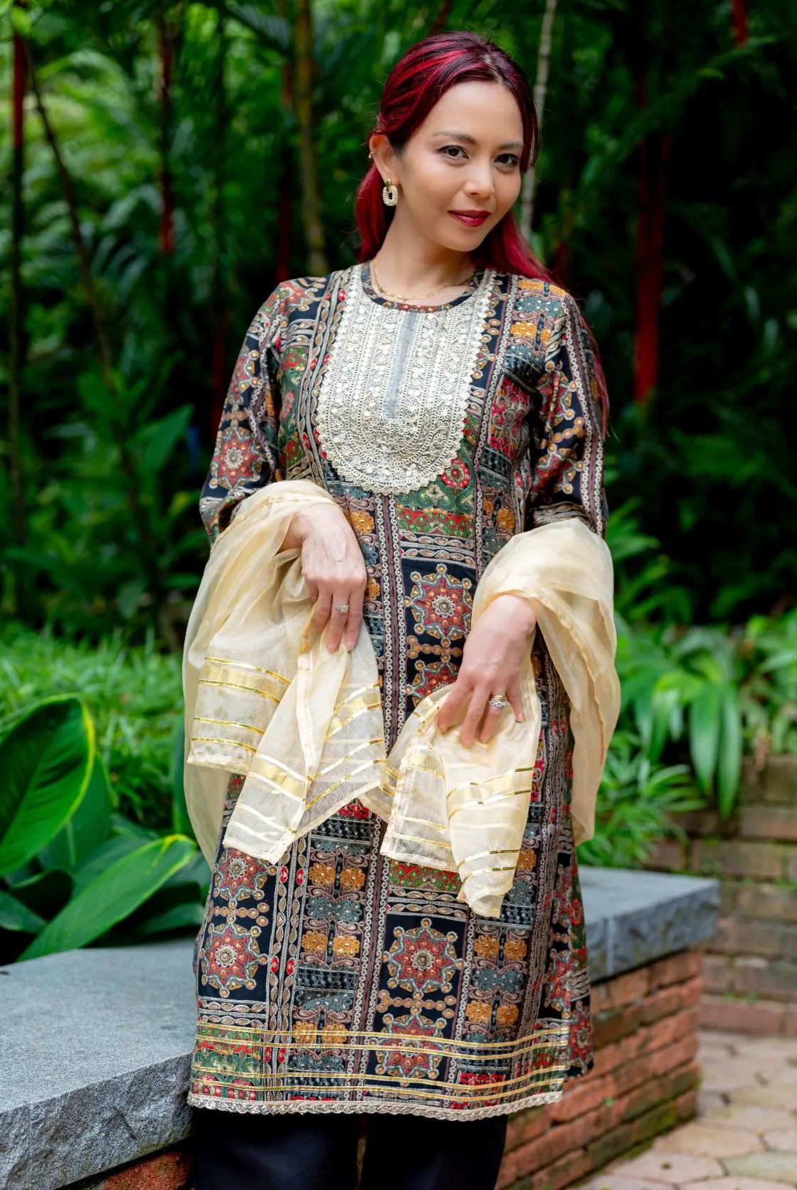 Shan Black women's 3pc Kurta set with Dupatta in Muslin Cotton Nimbu