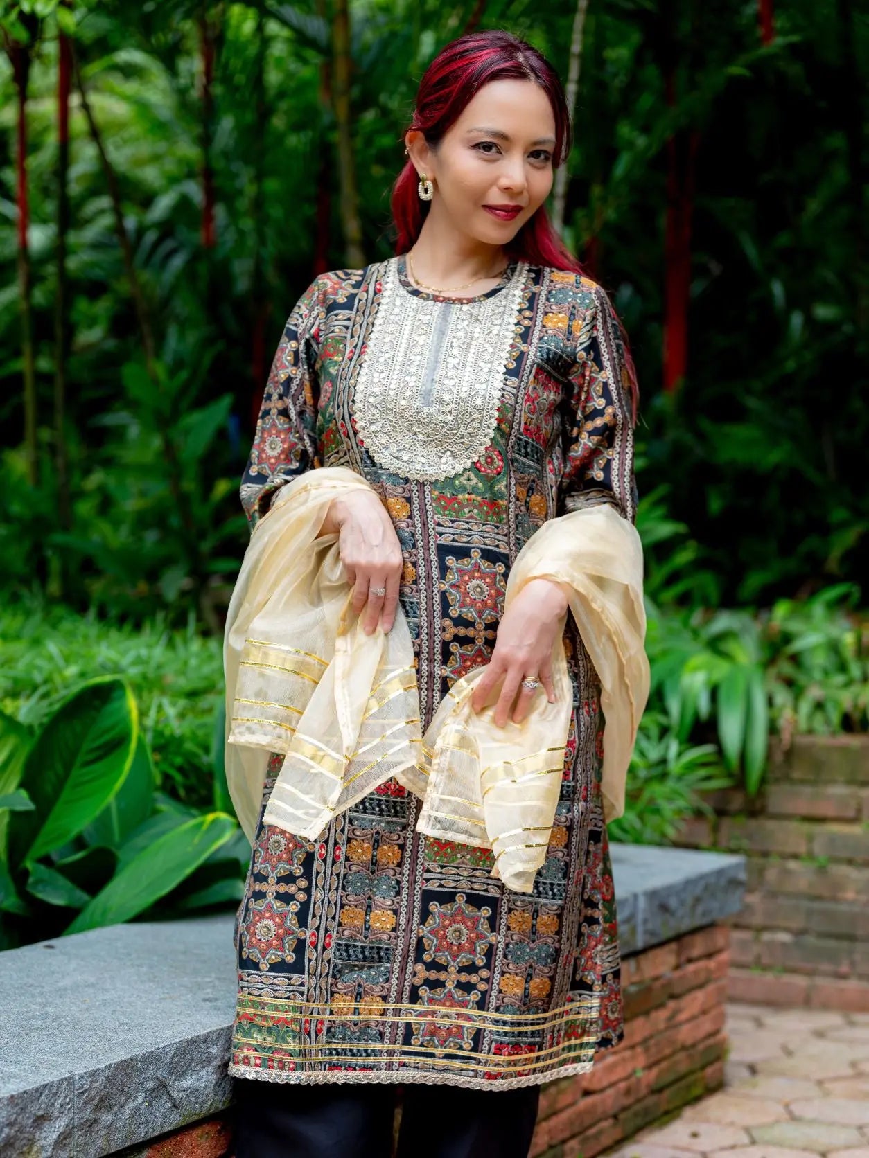 Shan Black women's 3pc Kurta set with Dupatta in Muslin Cotton Nimbu