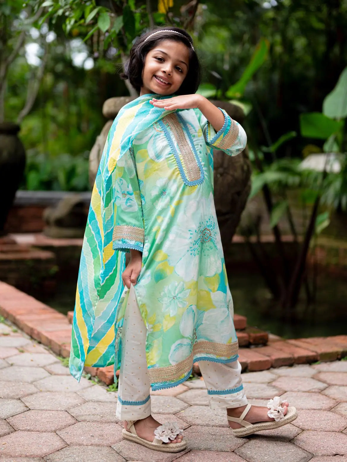 Simar Girls Kurta Pant with Dupatta Set in Green Floral Nimbu