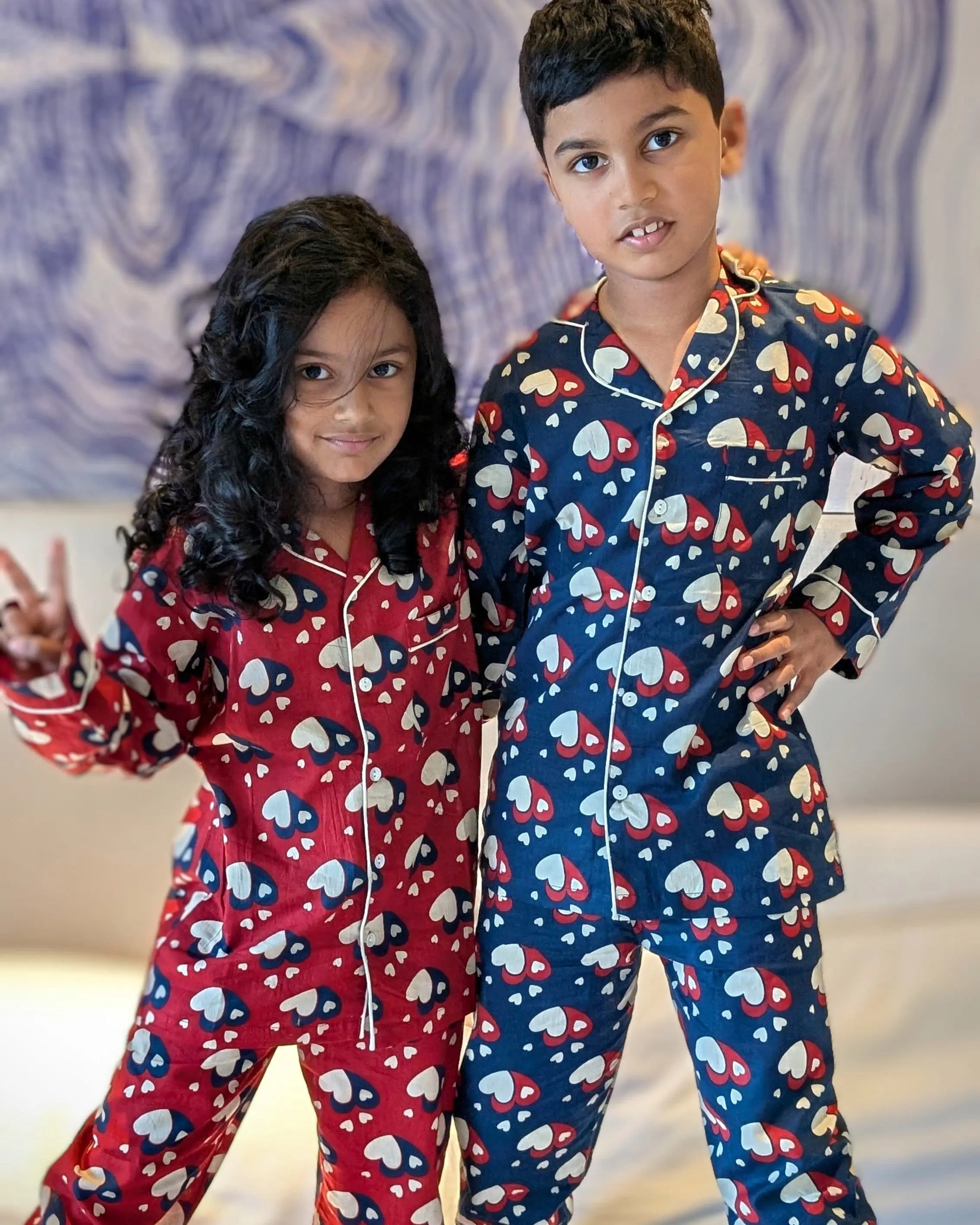 Christmas heart print pajama set in red and blue cotton for kids