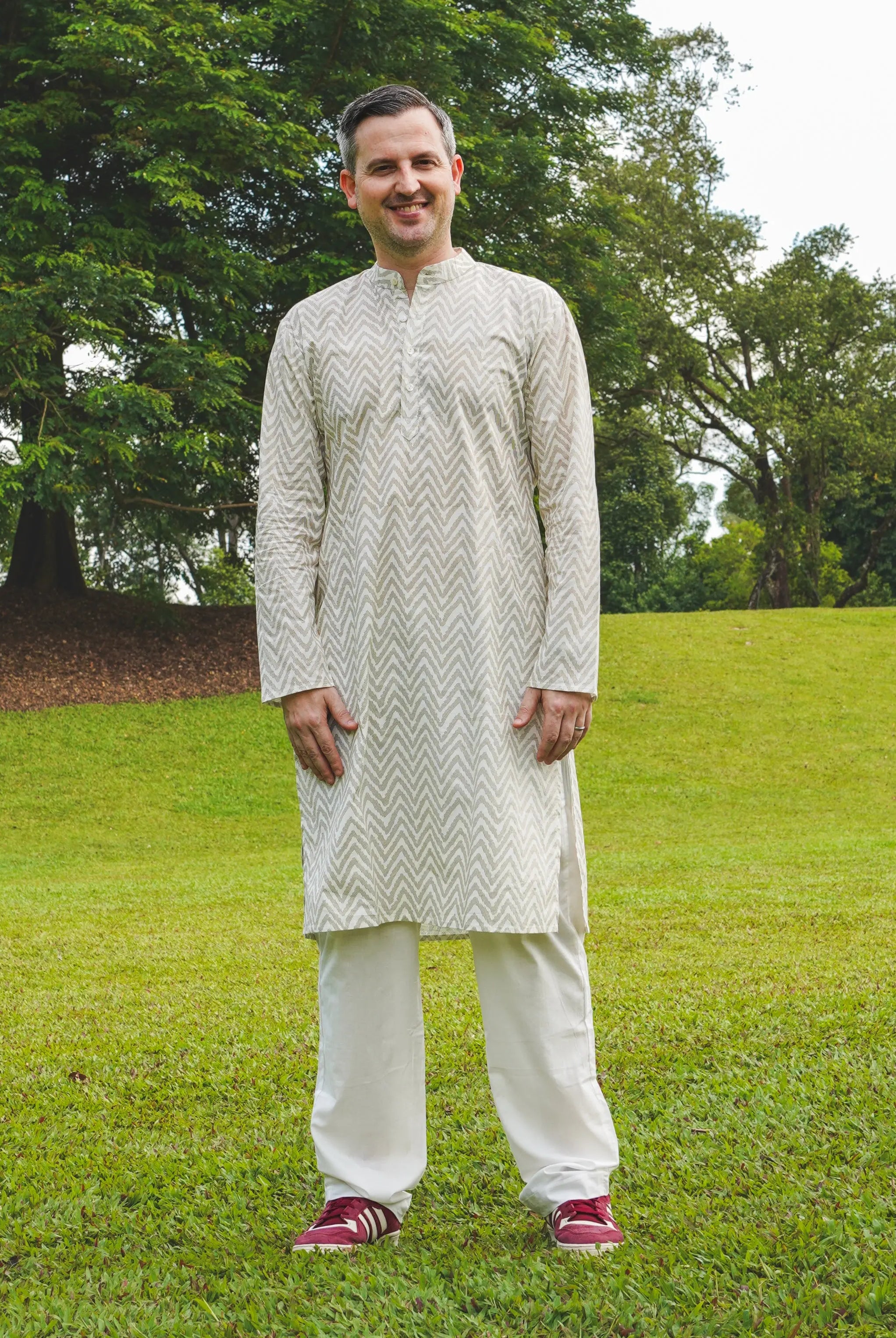Zoya Mens White & Gold Kurta Pajama in Cotton