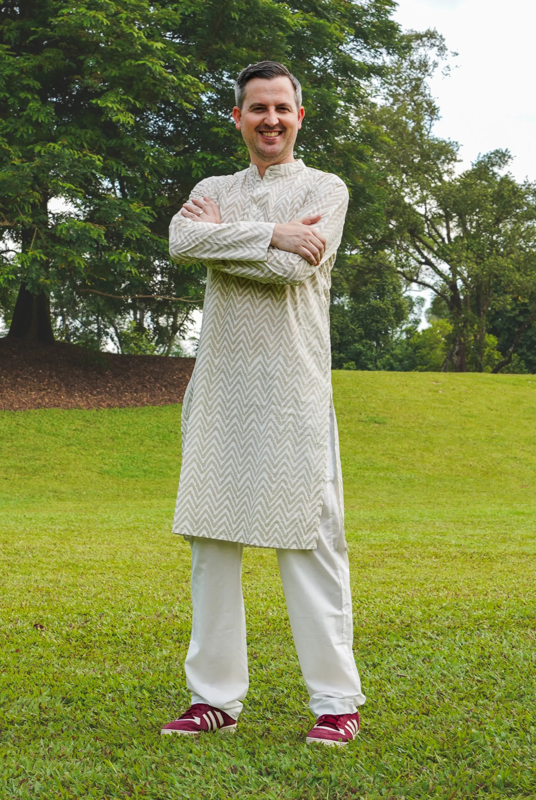 Zoya Mens White & Gold Kurta Pajama in Cotton