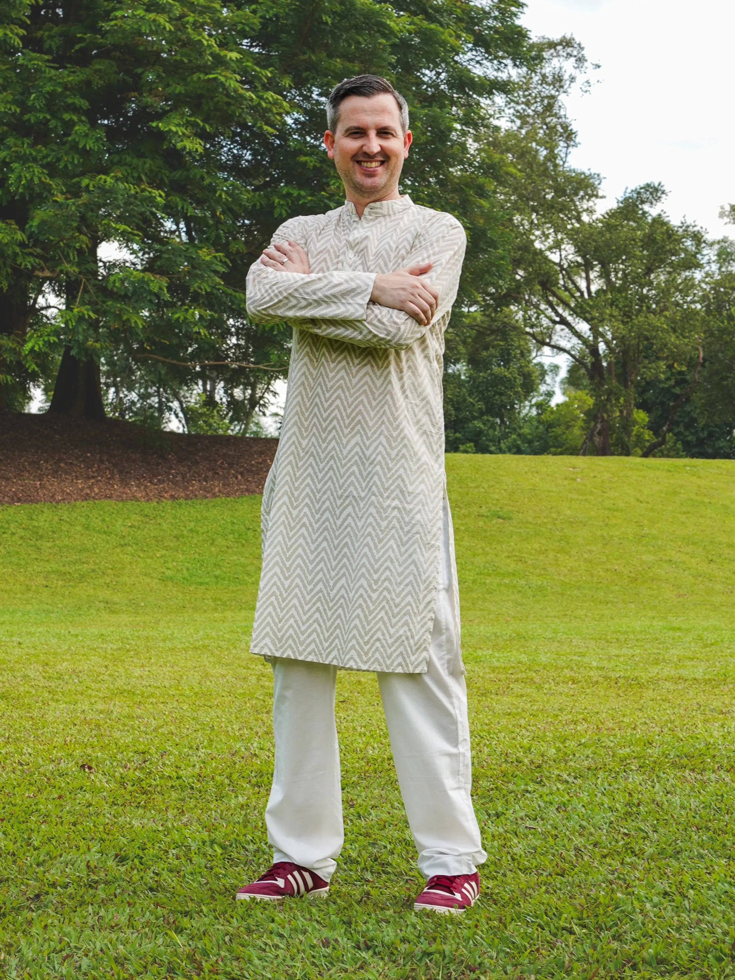 Zoya Mens White & Gold Kurta Pajama in Cotton