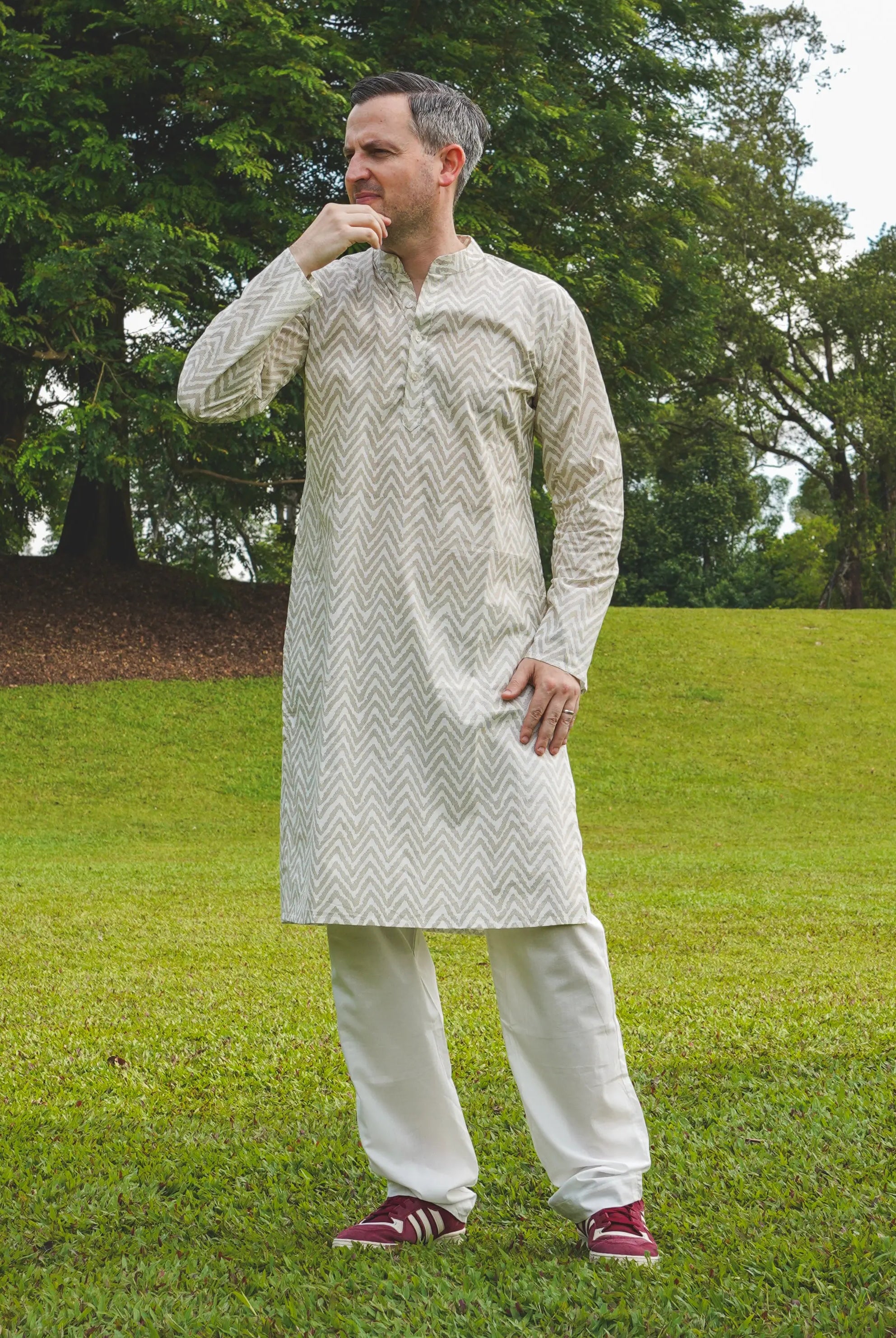 Zoya Mens White & Gold Kurta Pajama in Cotton