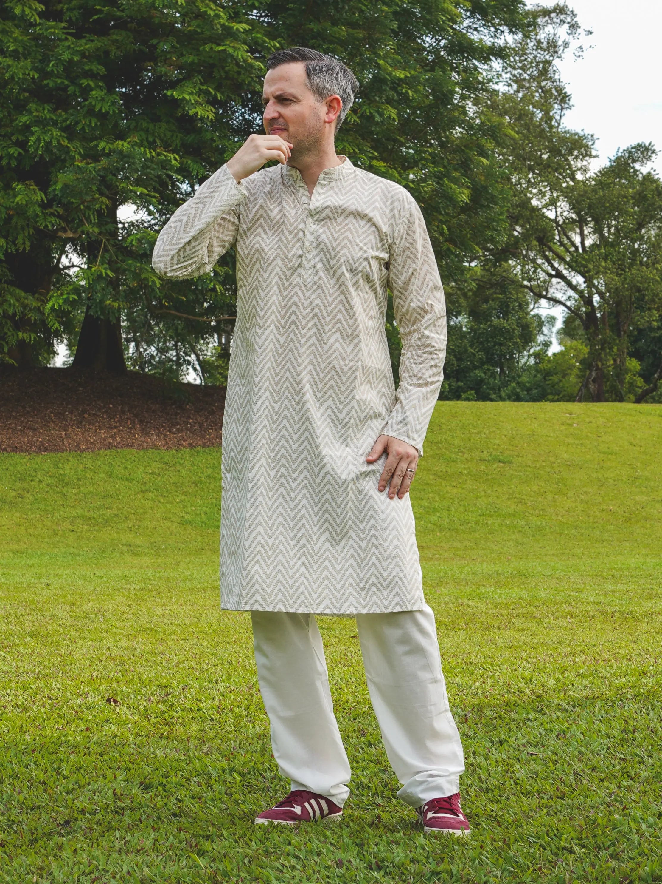 Zoya Mens White & Gold Kurta Pajama in Cotton
