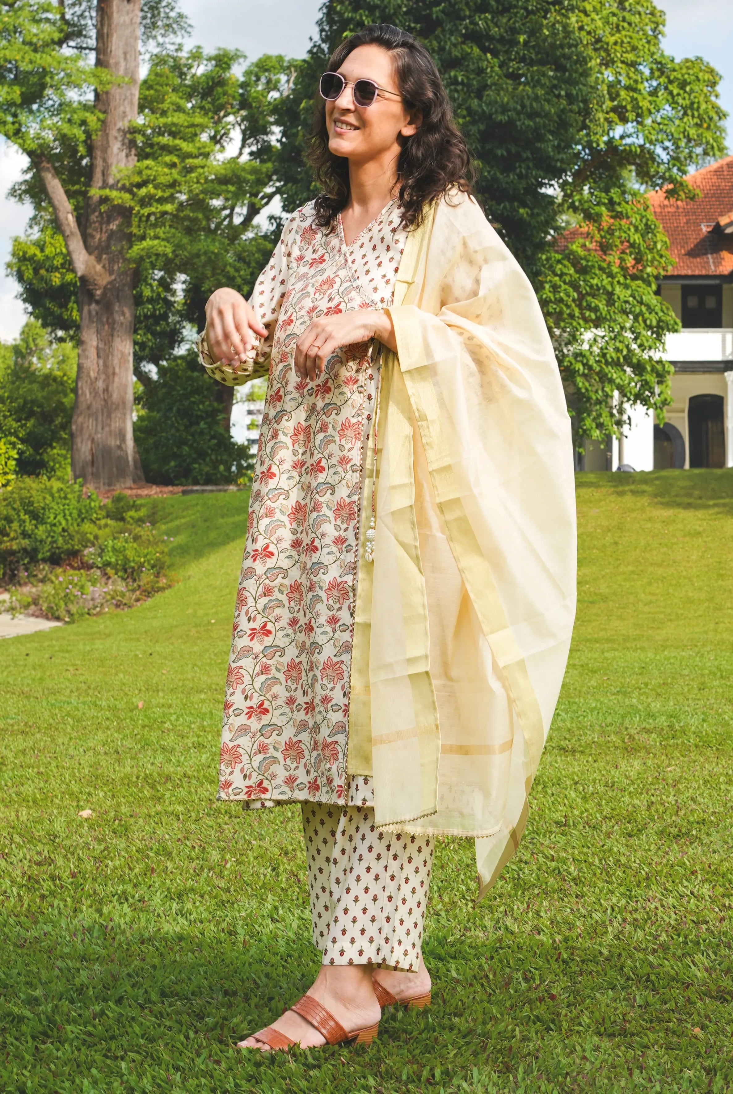 Nia Womens Pearl White Floral Angarkha Kurti & Salwar with Dupatta set in Muslin Cotton