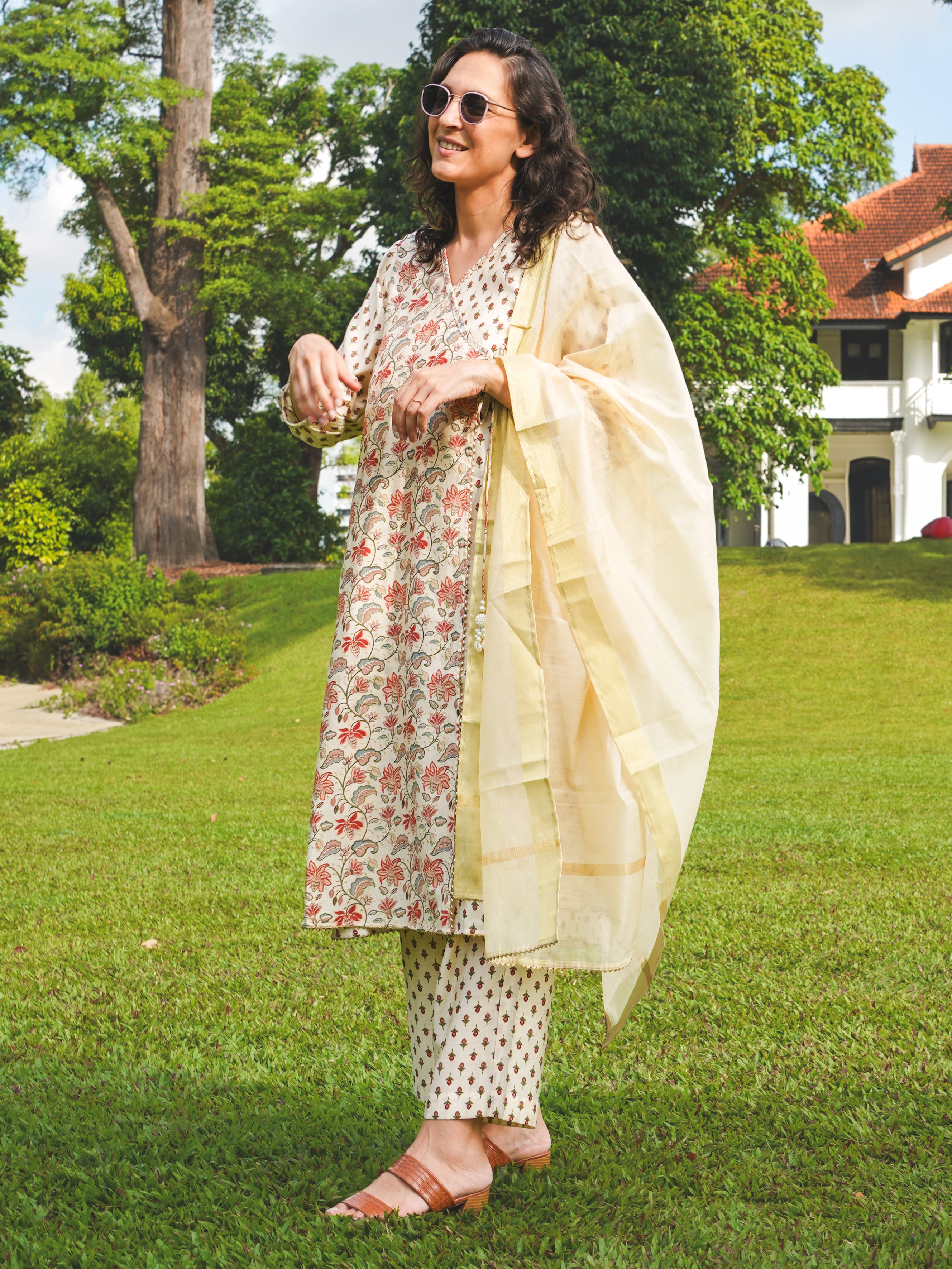 Nia Womens Pearl White Floral Angarkha Kurti & Salwar with Dupatta set in Muslin Cotton