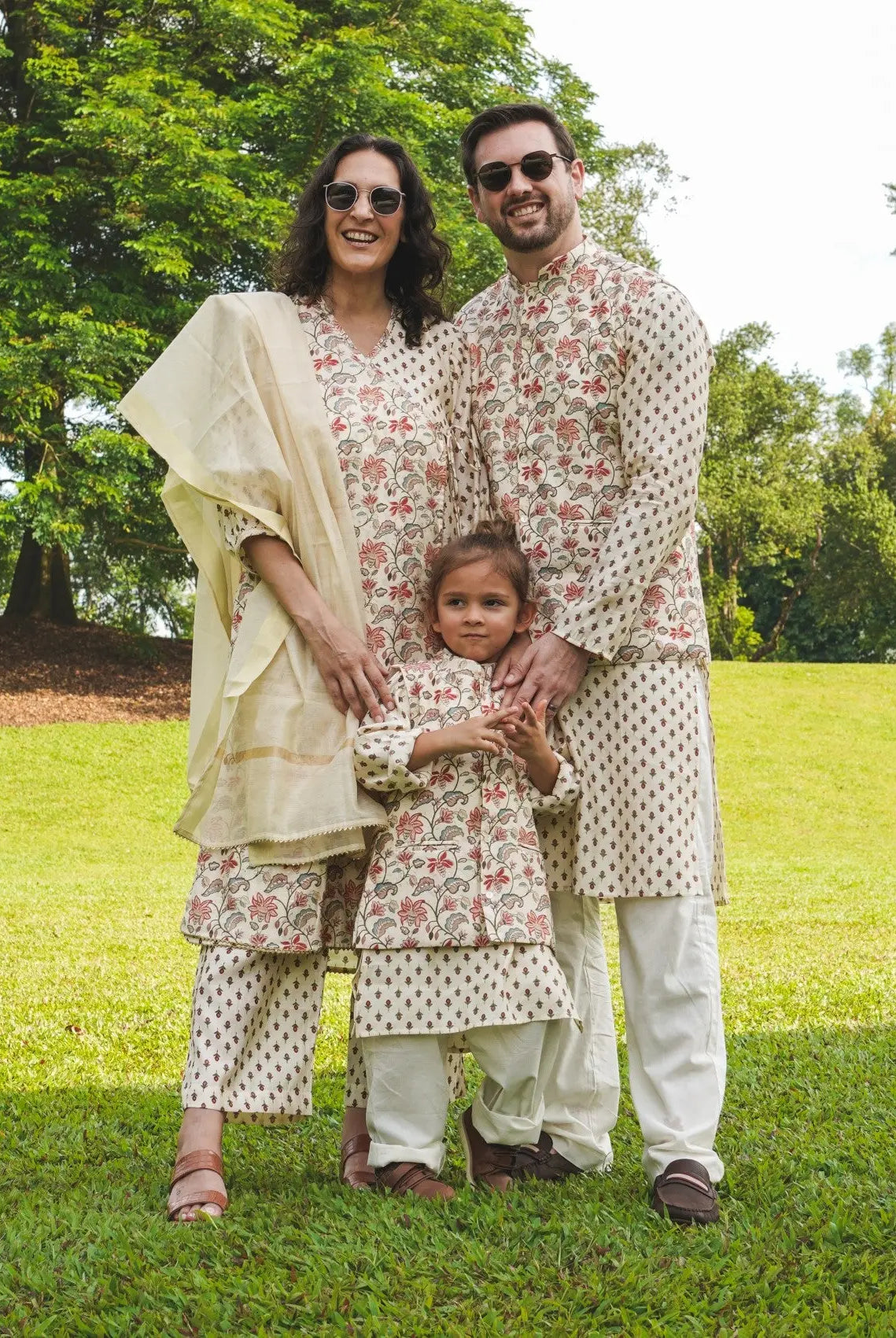 Nia Pearl White Floral in Muslim Cotton