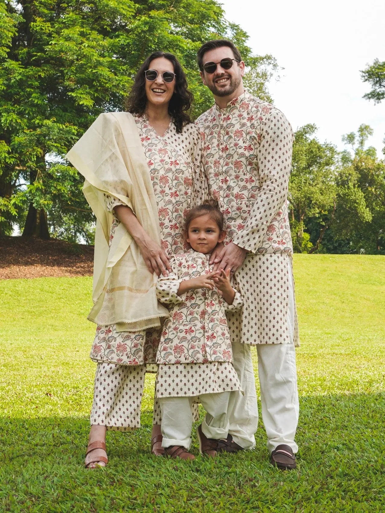 Nia Pearl White Floral in Muslim Cotton