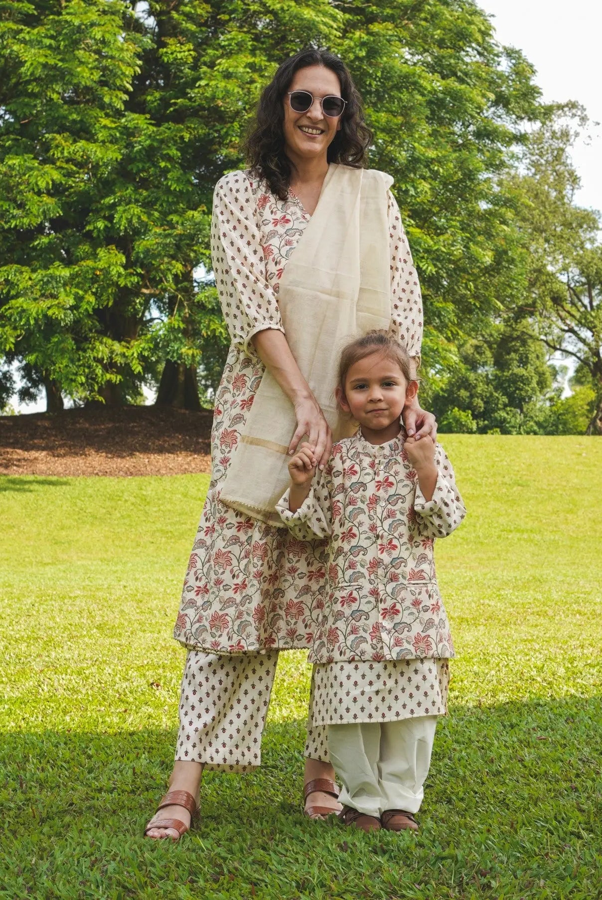 Nia Pearl White Floral in Muslim Cotton