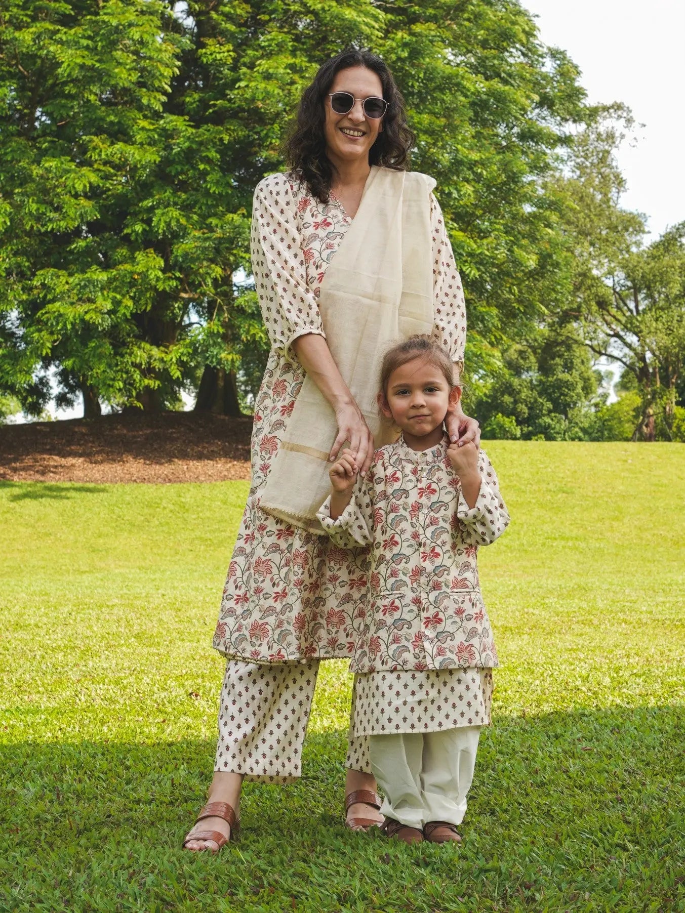 Nia Pearl White Floral in Muslim Cotton