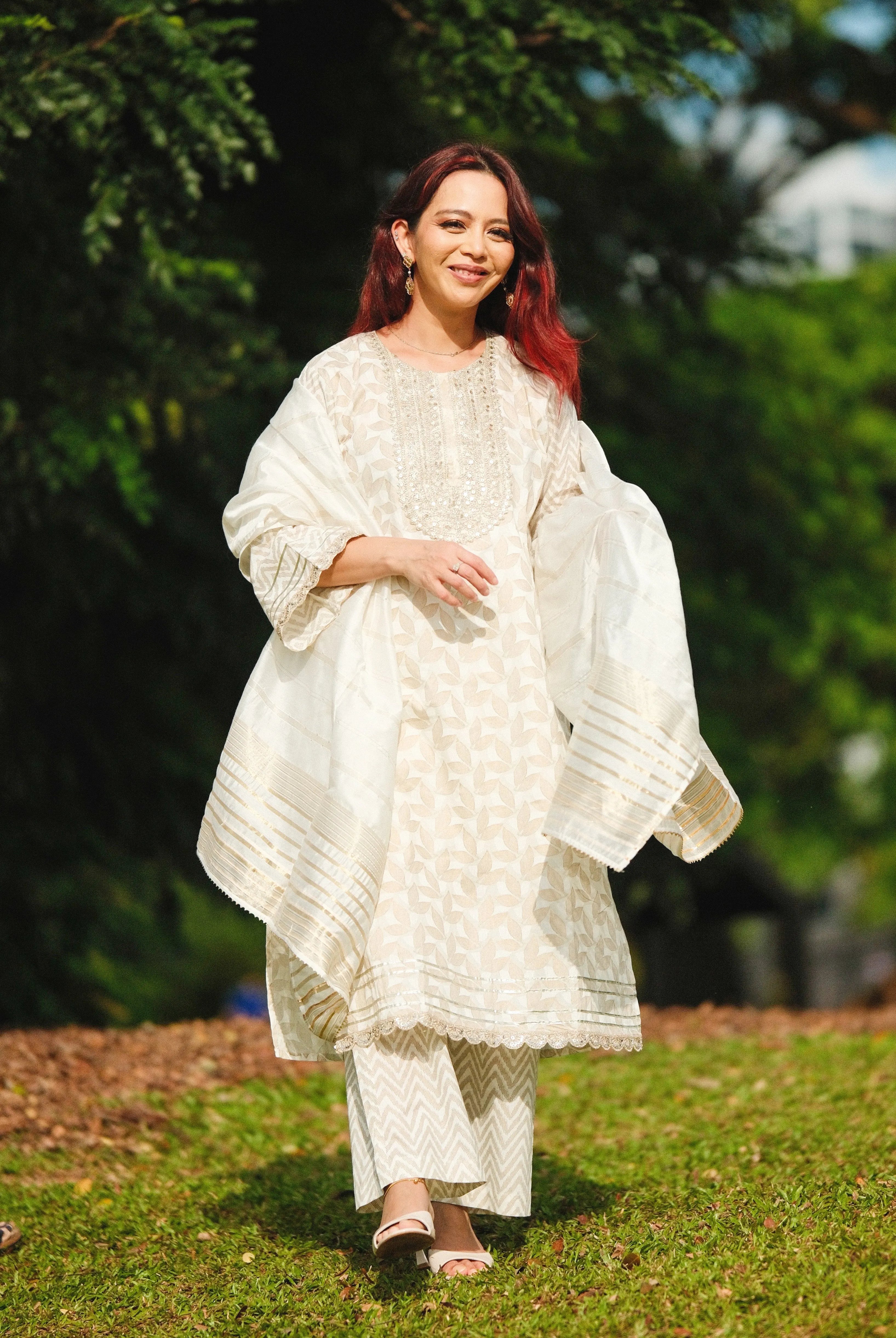 Zoya Women White & Gold Kurta Salwar in Cotton