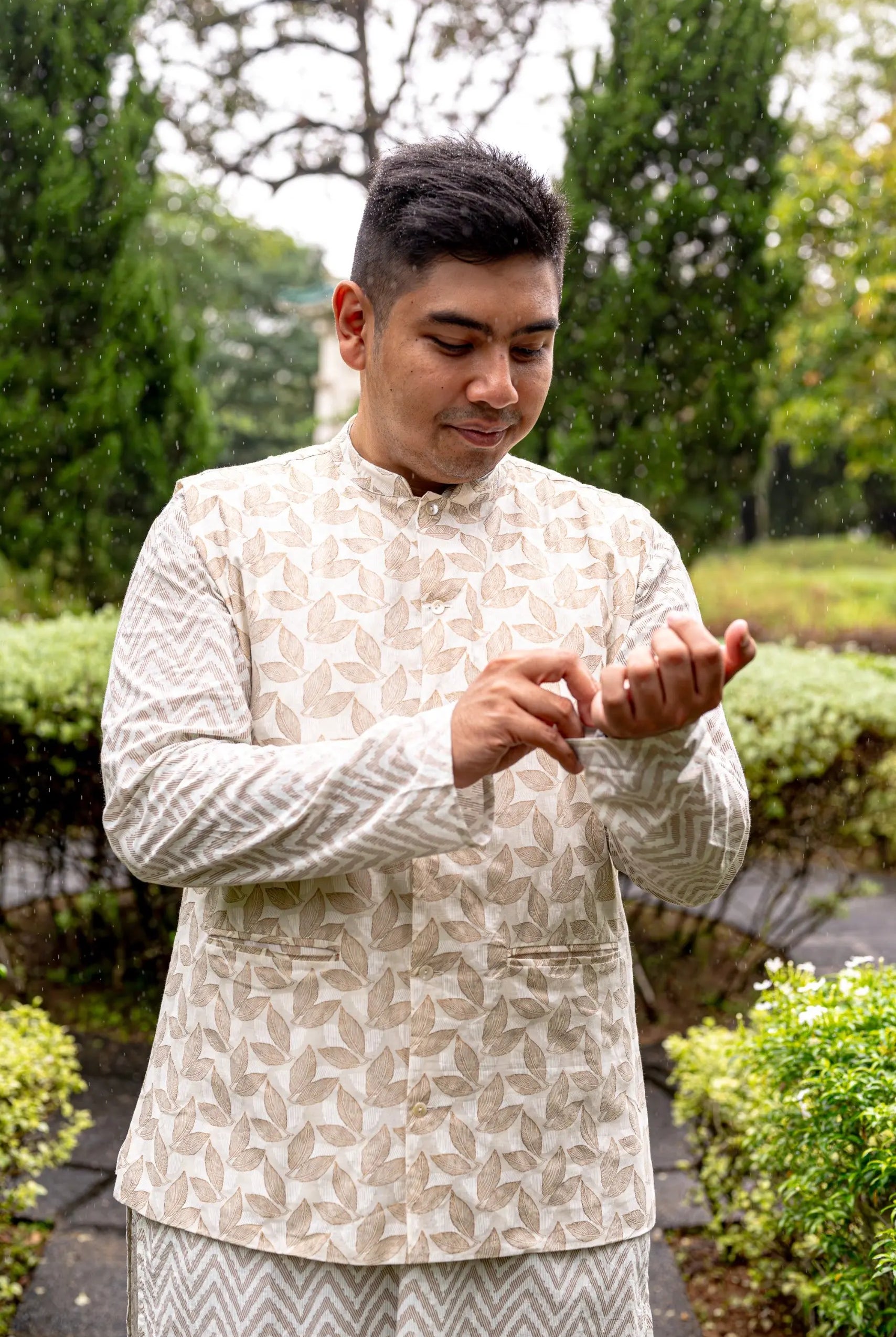 Zoya Mens White & Gold 3-pc Cotton Jacket Set in Cotton Nimbu