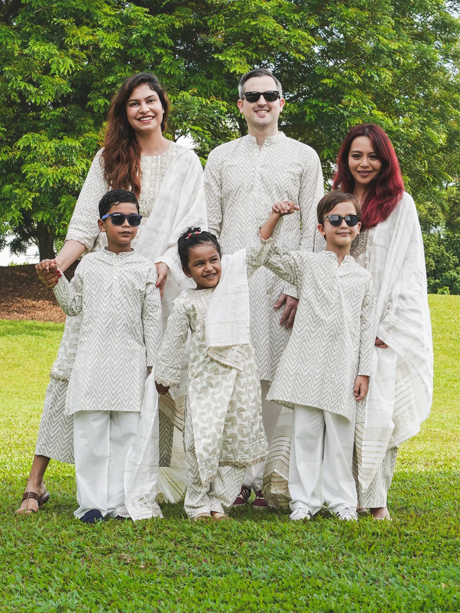 Zoya White & Gold in cotton