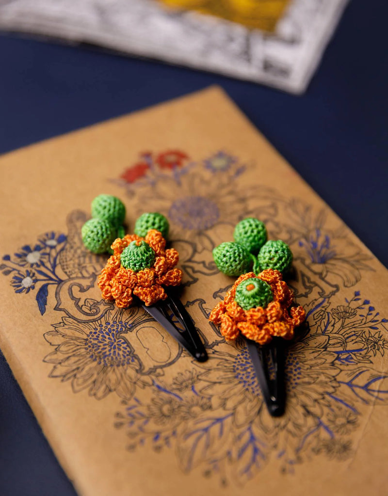 Crochet hair clip for girls in orange & green