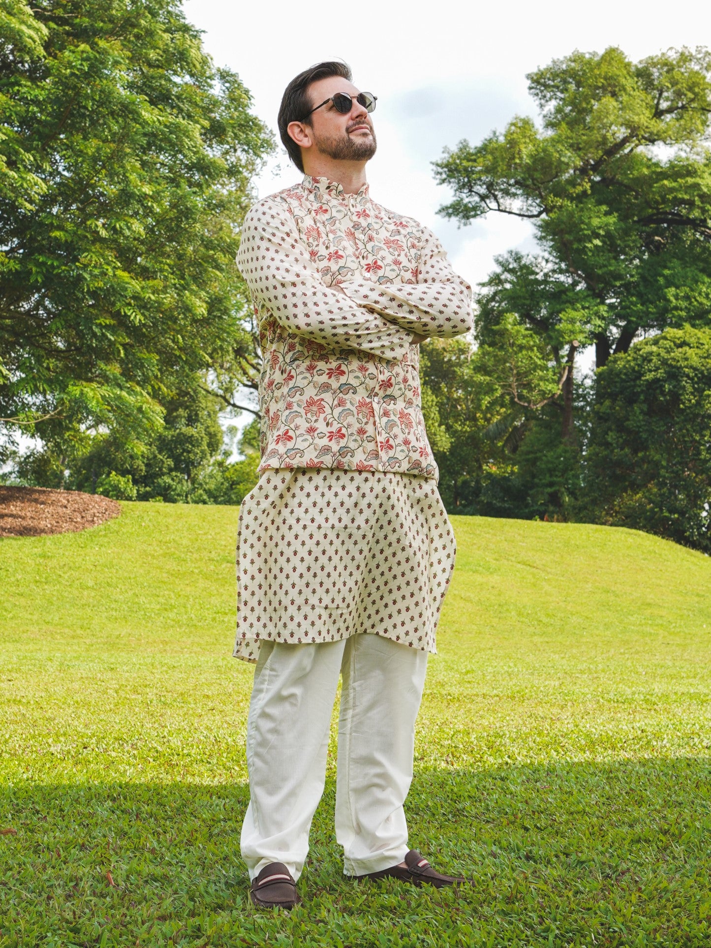 Nia Mens Pearl White Floral Kurta Pajama Jacket set in Muslin Cotton 3
