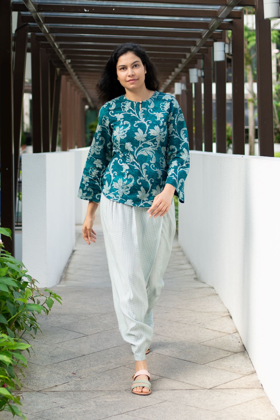 Alia Women's Baju Kurung Kedah Top & Long Skirt 2-pc set in Green & Gold