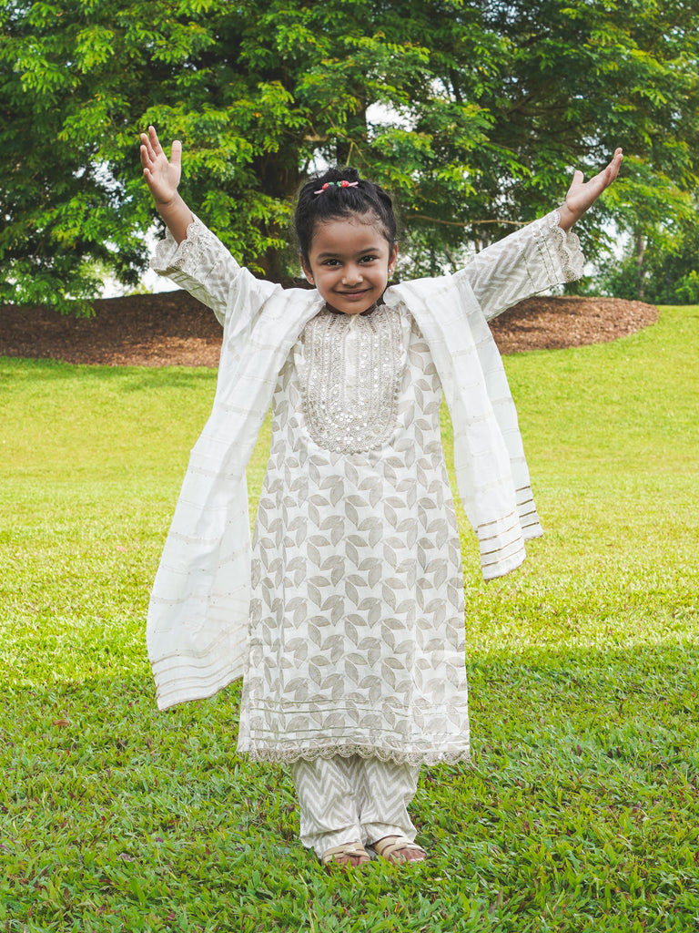 Zoya Girls White & Gold Kurta Salwar in Cotton