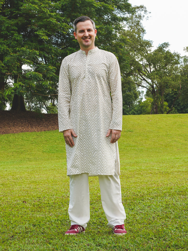 Zoya Mens White & Gold Kurta Pajama in Cotton