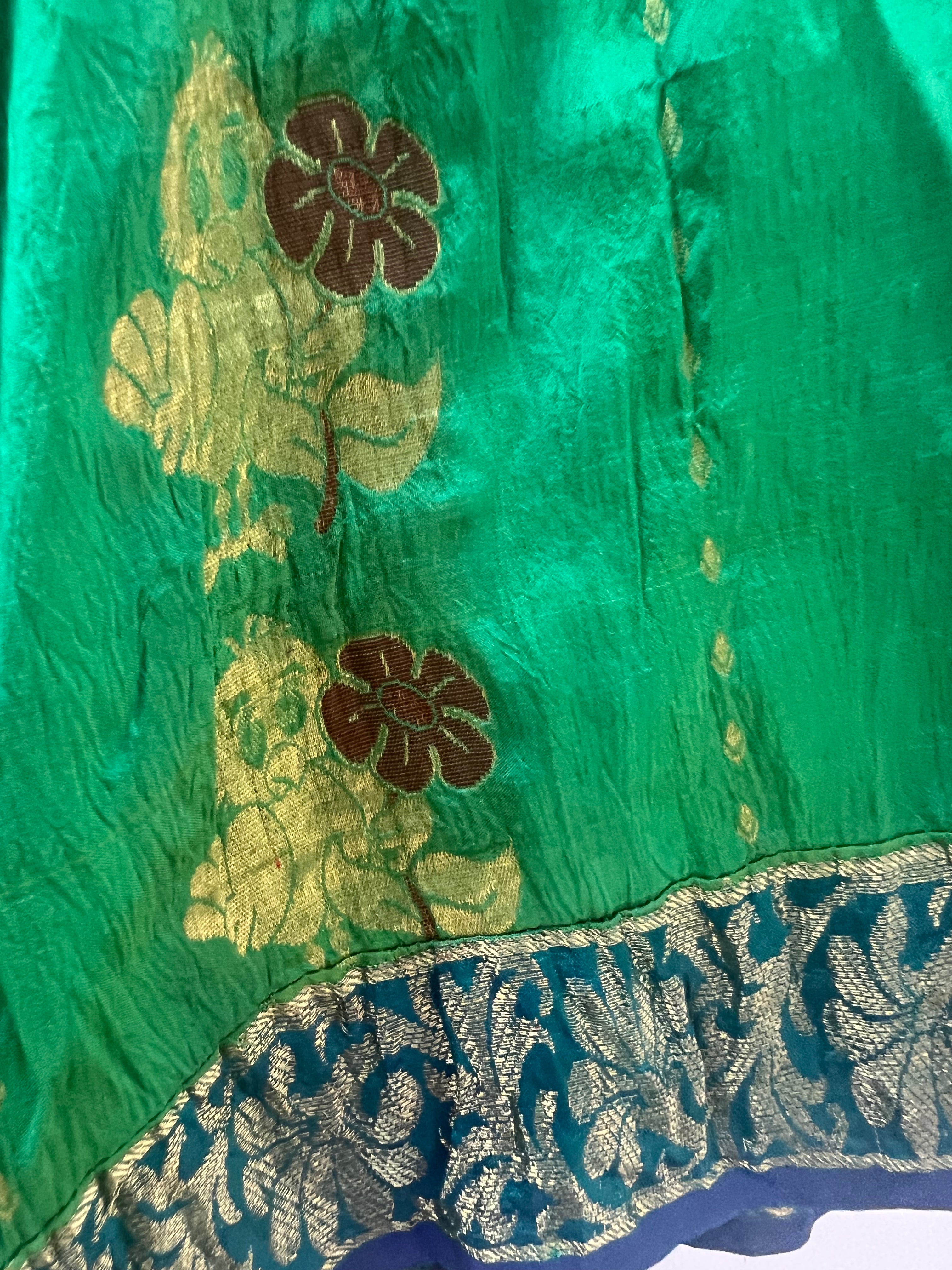 [2-3 yrs] Preloved Green Pattu Pavadai