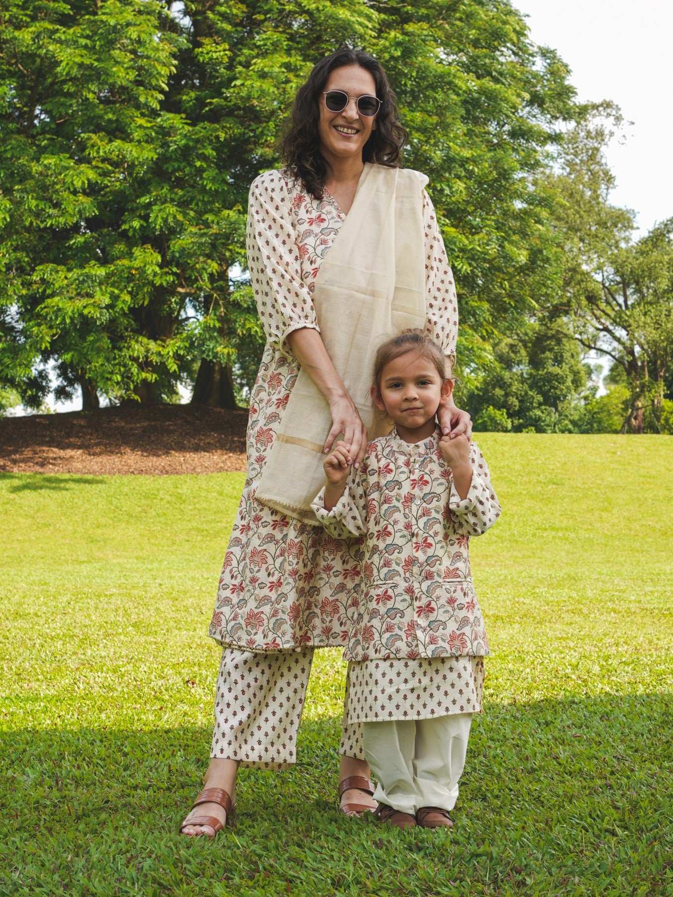 Nia Pearl White Floral in Muslim Cotton